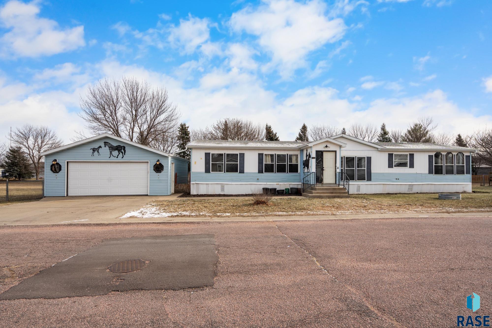 706 N Bobwhite Pl Place, Sioux Falls, South Dakota image 1