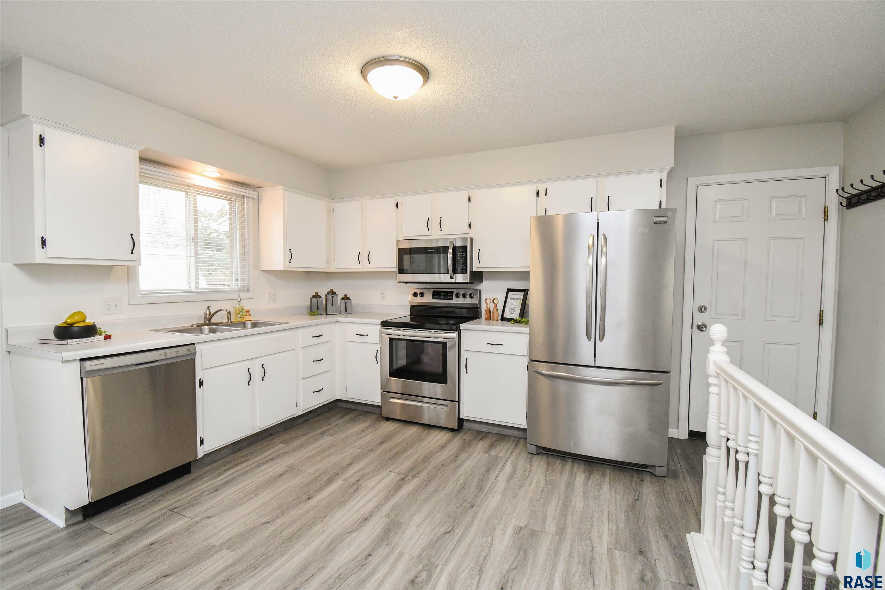 6109 W 58th St Street, Sioux Falls, New Jersey image 2