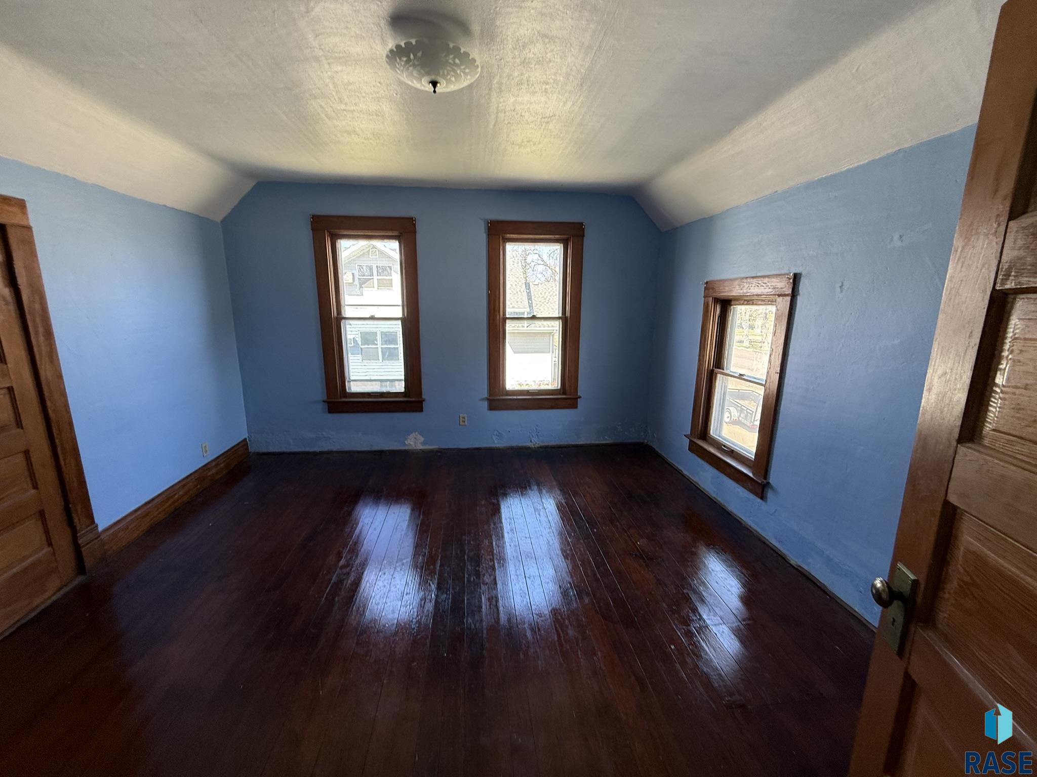 305 N Main St Street, Lennox, South Dakota image 14