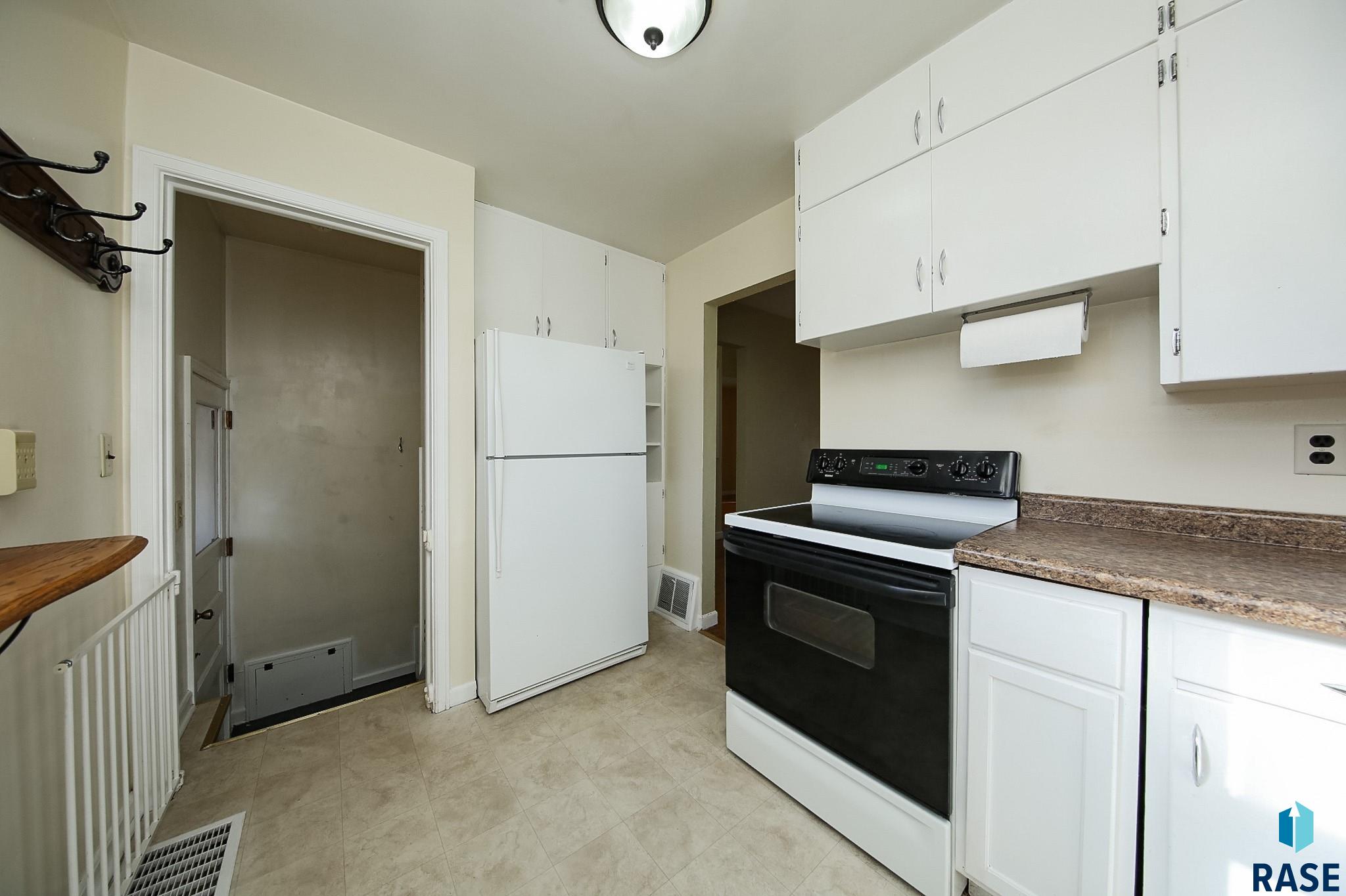 305 1st St Street, Canton, South Dakota image 10