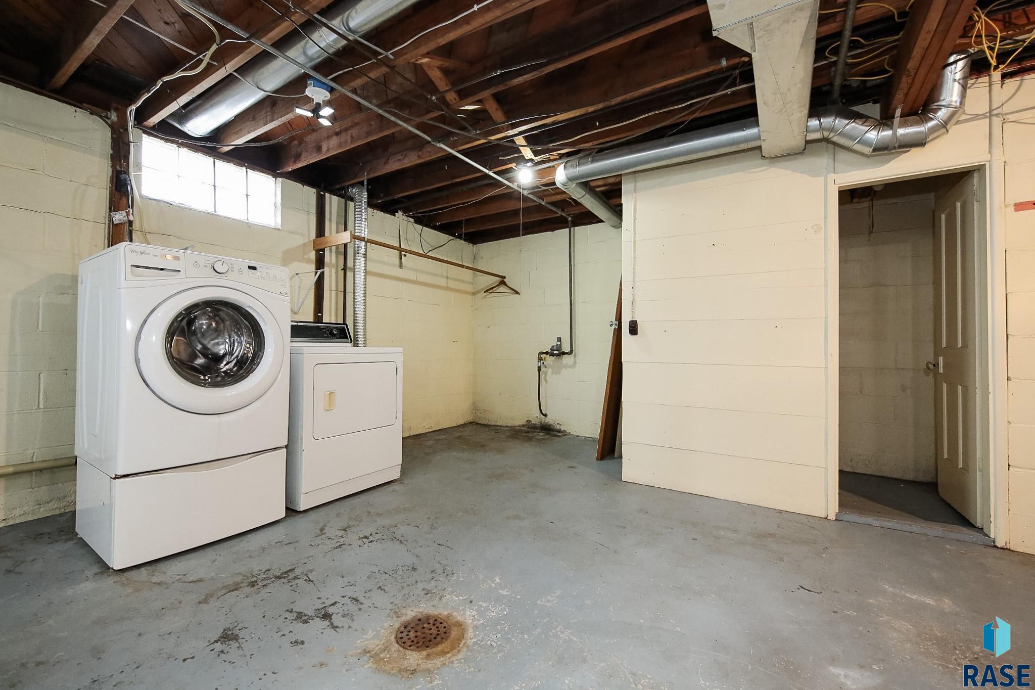 305 1st St Street, Canton, South Dakota image 16