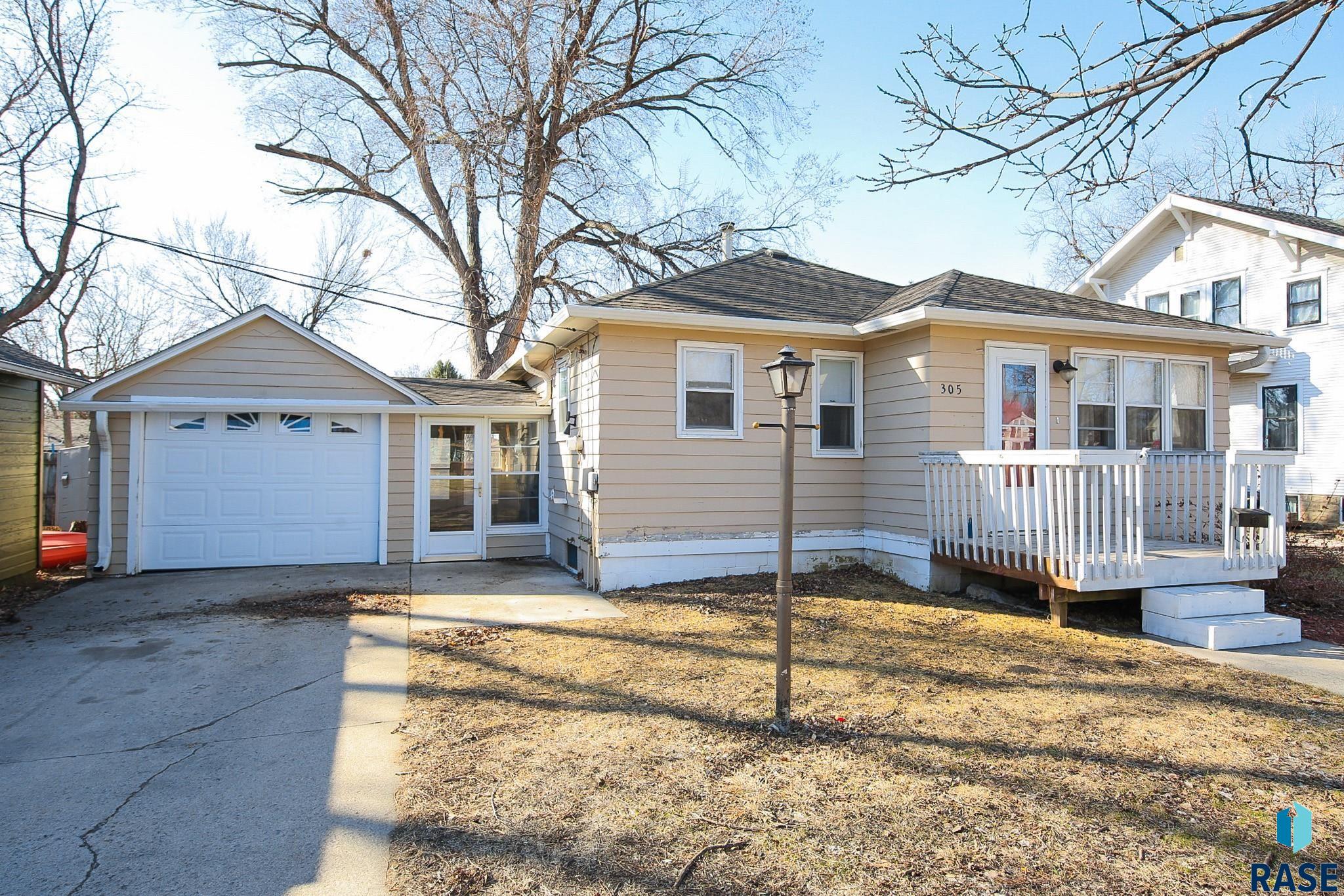 305 1st St Street, Canton, South Dakota image 2
