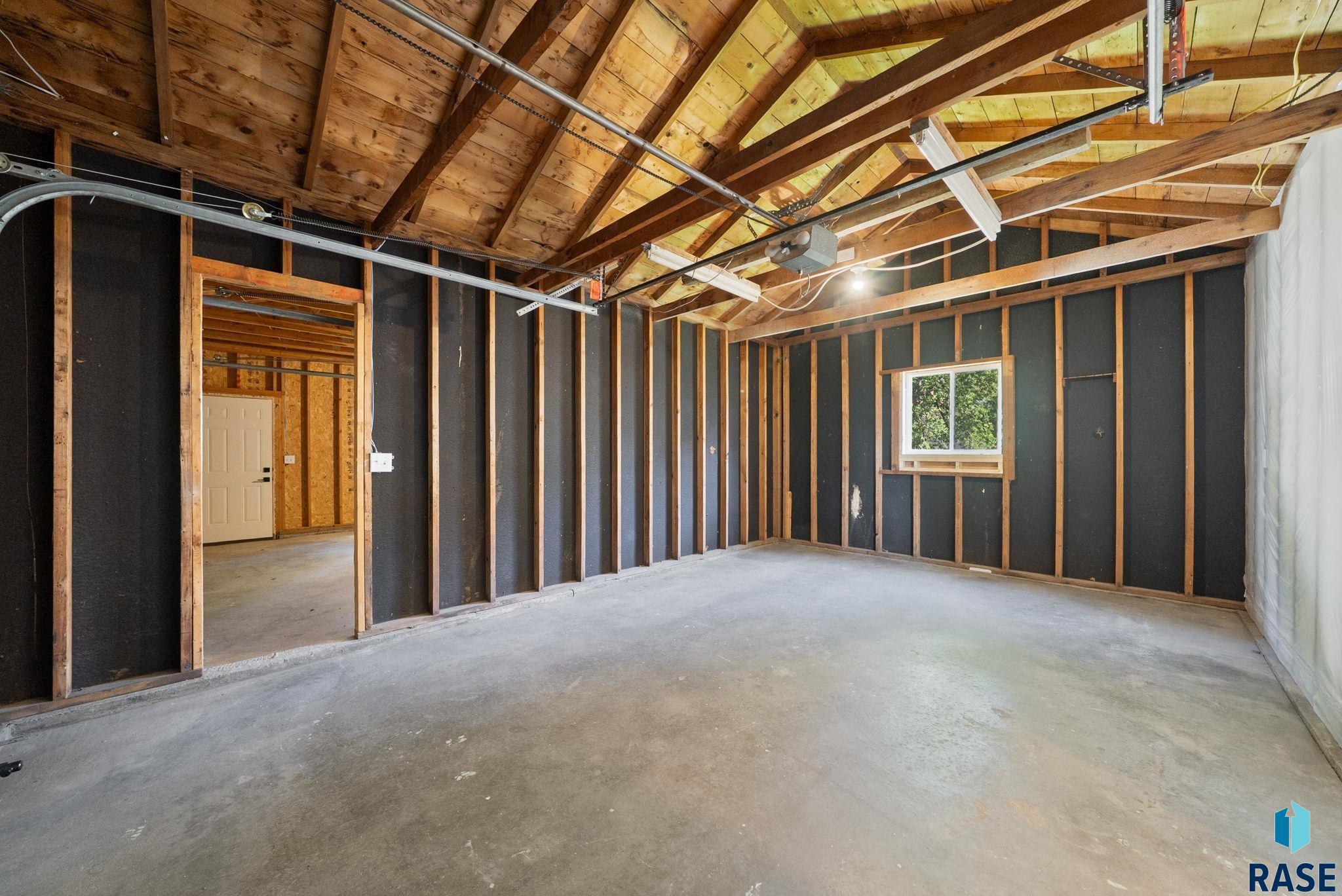 Sioux Falls, South Dakota 57103, United States, 2 Bedrooms Bedrooms, ,1 BathroomBathrooms,Residential,Active,164867