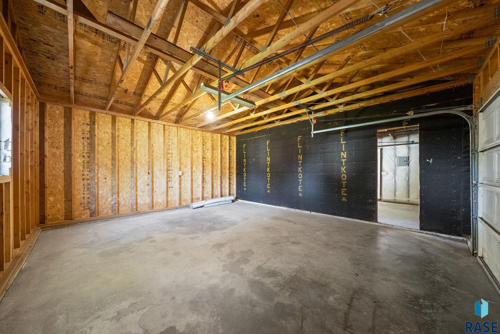 Sioux Falls, South Dakota 57103, United States, 2 Bedrooms Bedrooms, ,1 BathroomBathrooms,Residential,Active,164867