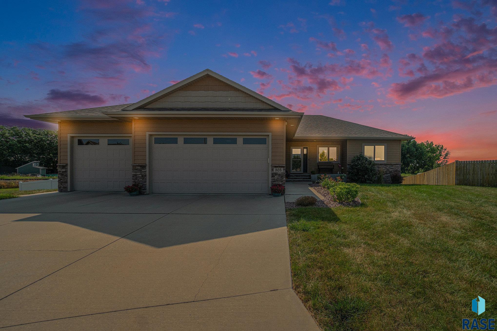 305 S Columbia Cir Circle, Harrisburg, South Dakota image 1