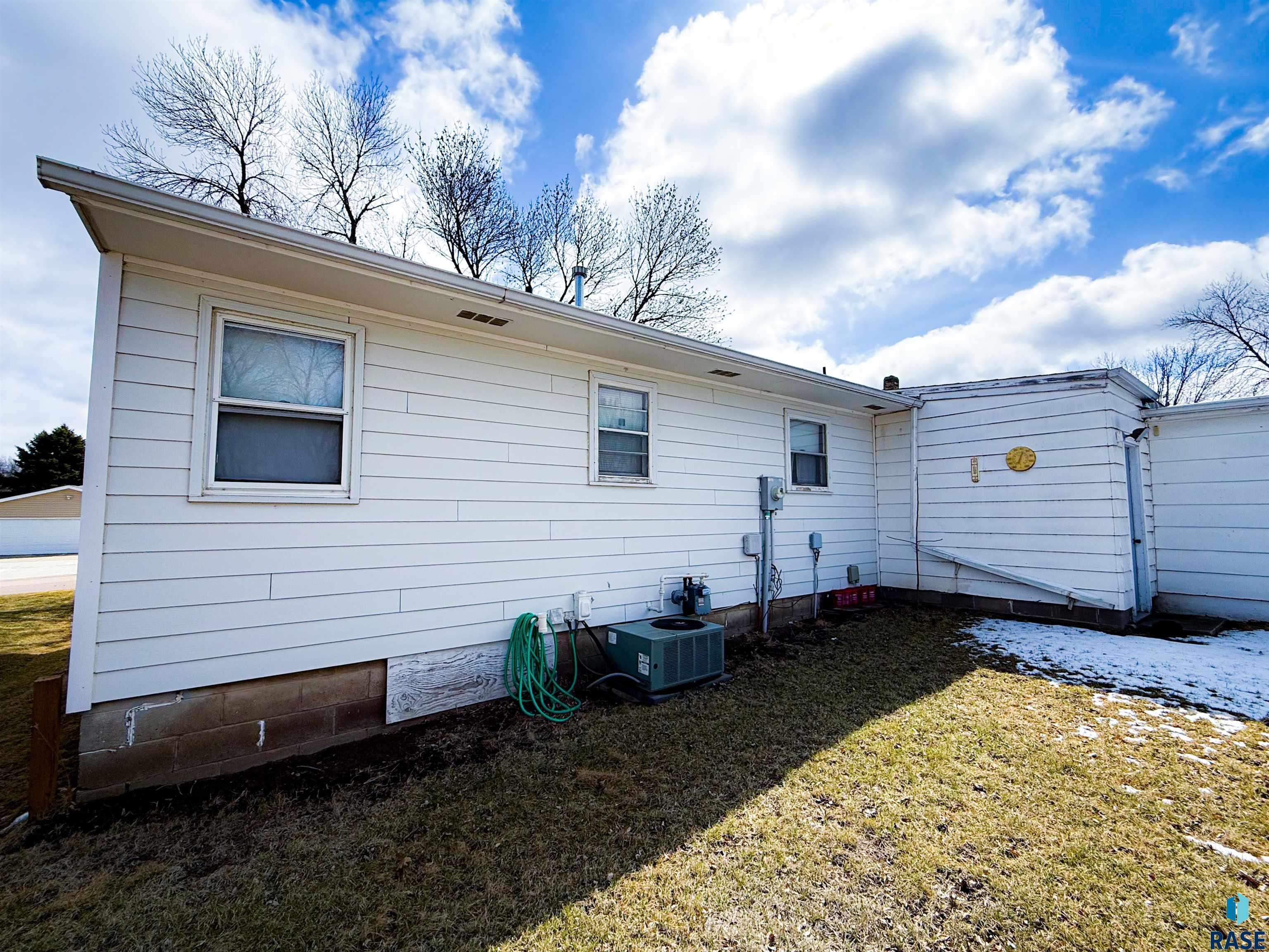 321 N Olive Ave Avenue, Madison, South Dakota image 27