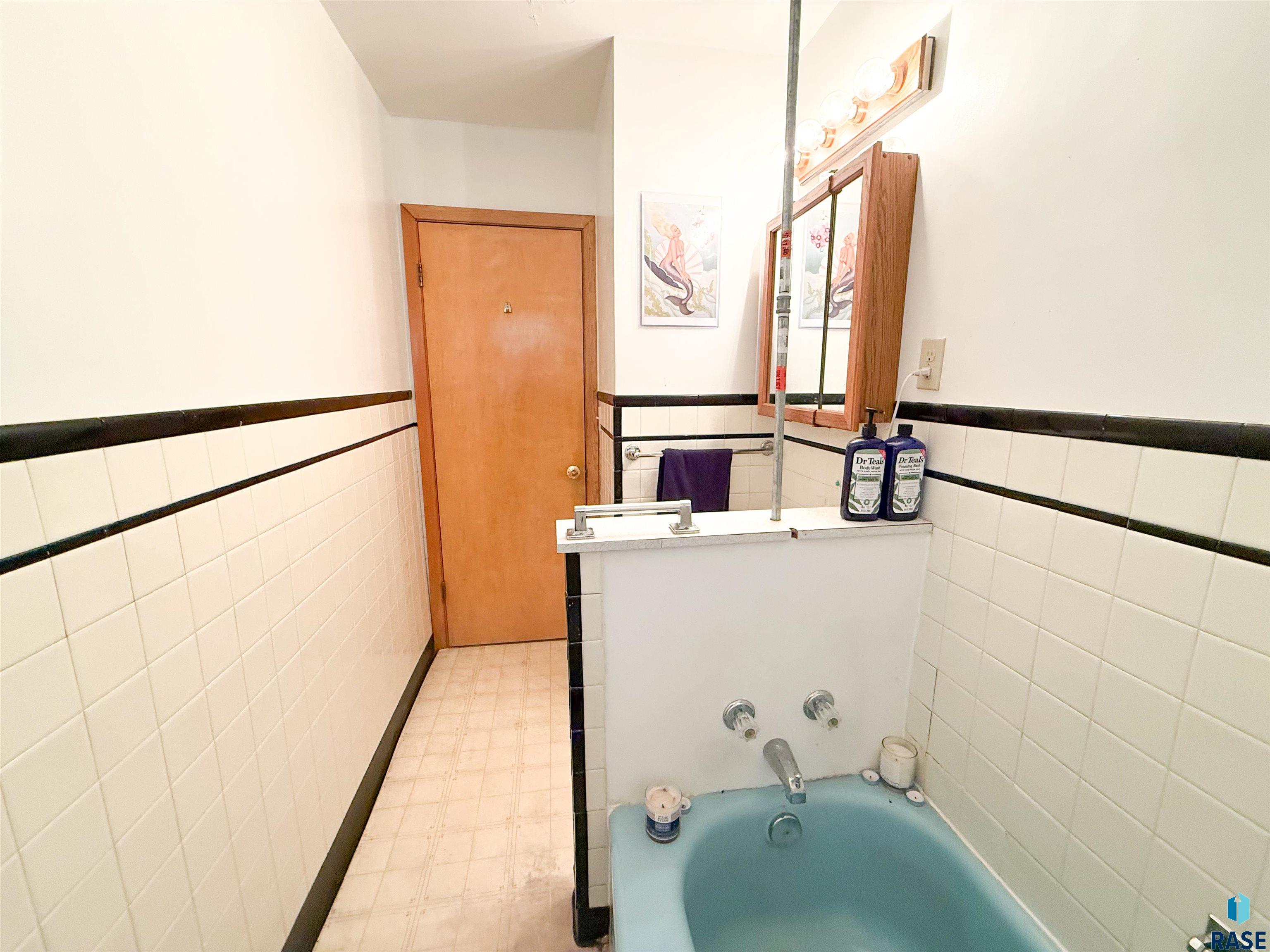 321 N Olive Ave Avenue, Madison, South Dakota image 13