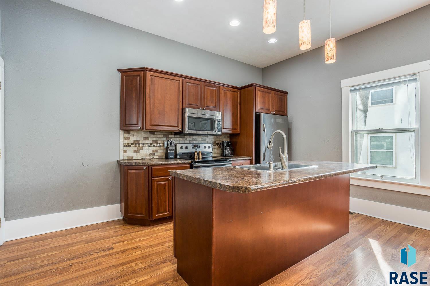 221 W 23rd St Street, Sioux Falls, New Jersey image 10