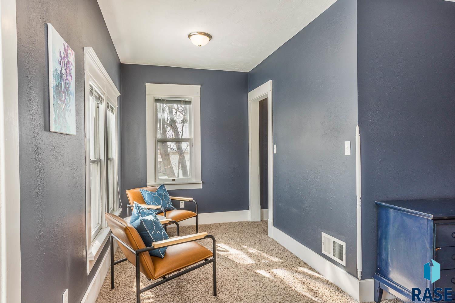 221 W 23rd St Street, Sioux Falls, New Jersey image 16