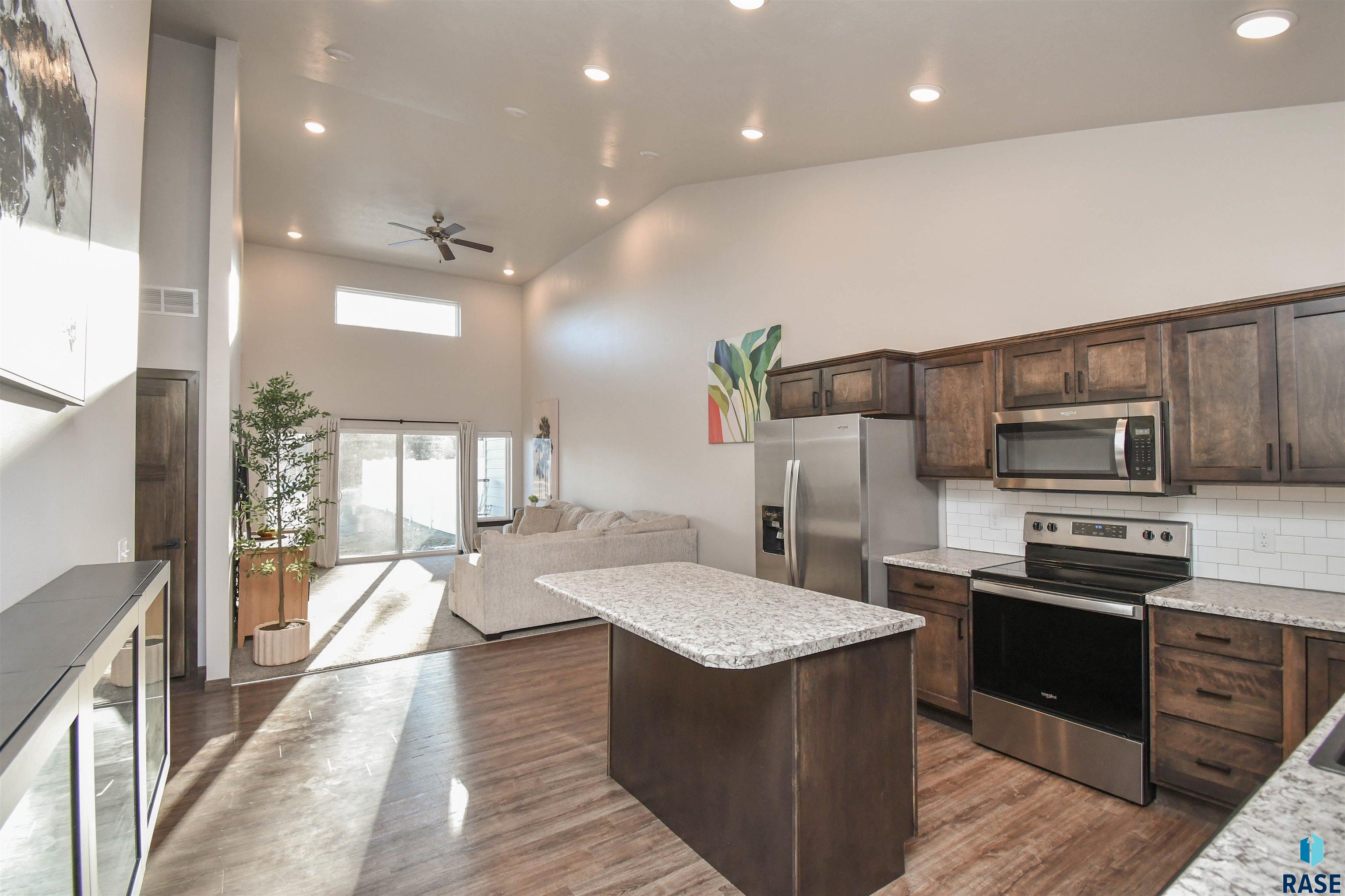 2904 S Broek Dr Drive, Sioux Falls, South Dakota image 2