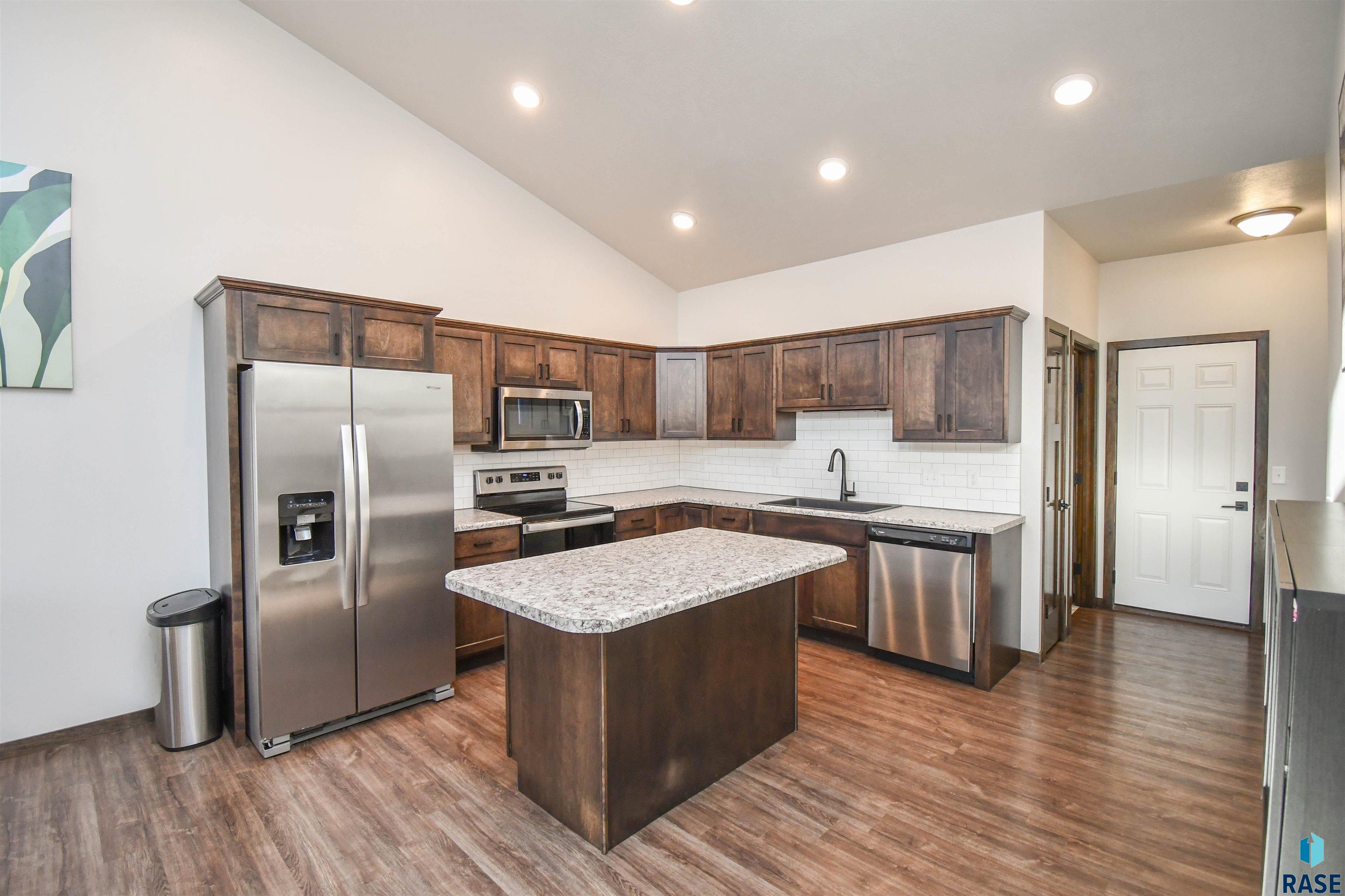 2904 S Broek Dr Drive, Sioux Falls, South Dakota image 3