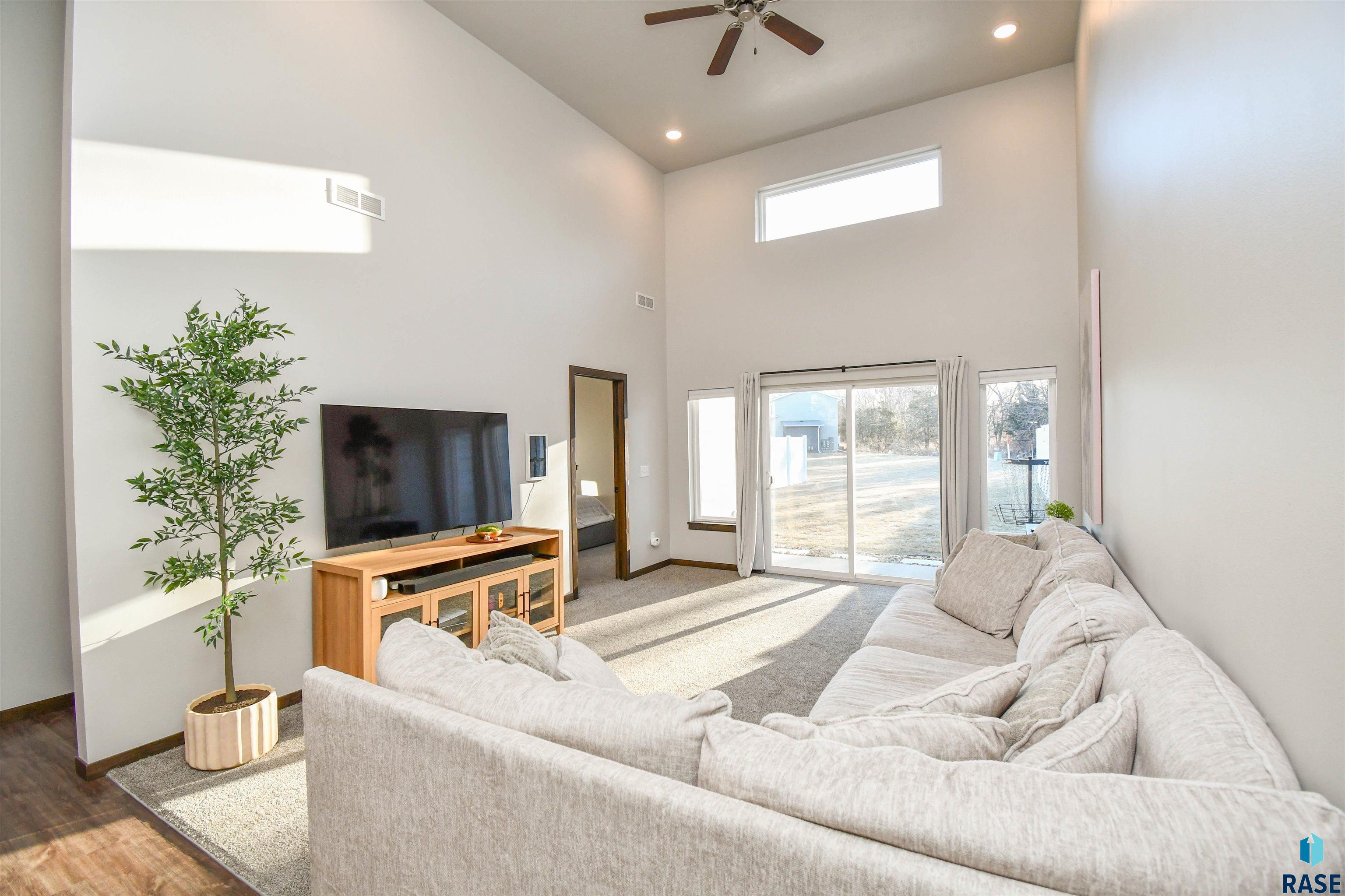 2904 S Broek Dr Drive, Sioux Falls, South Dakota image 4