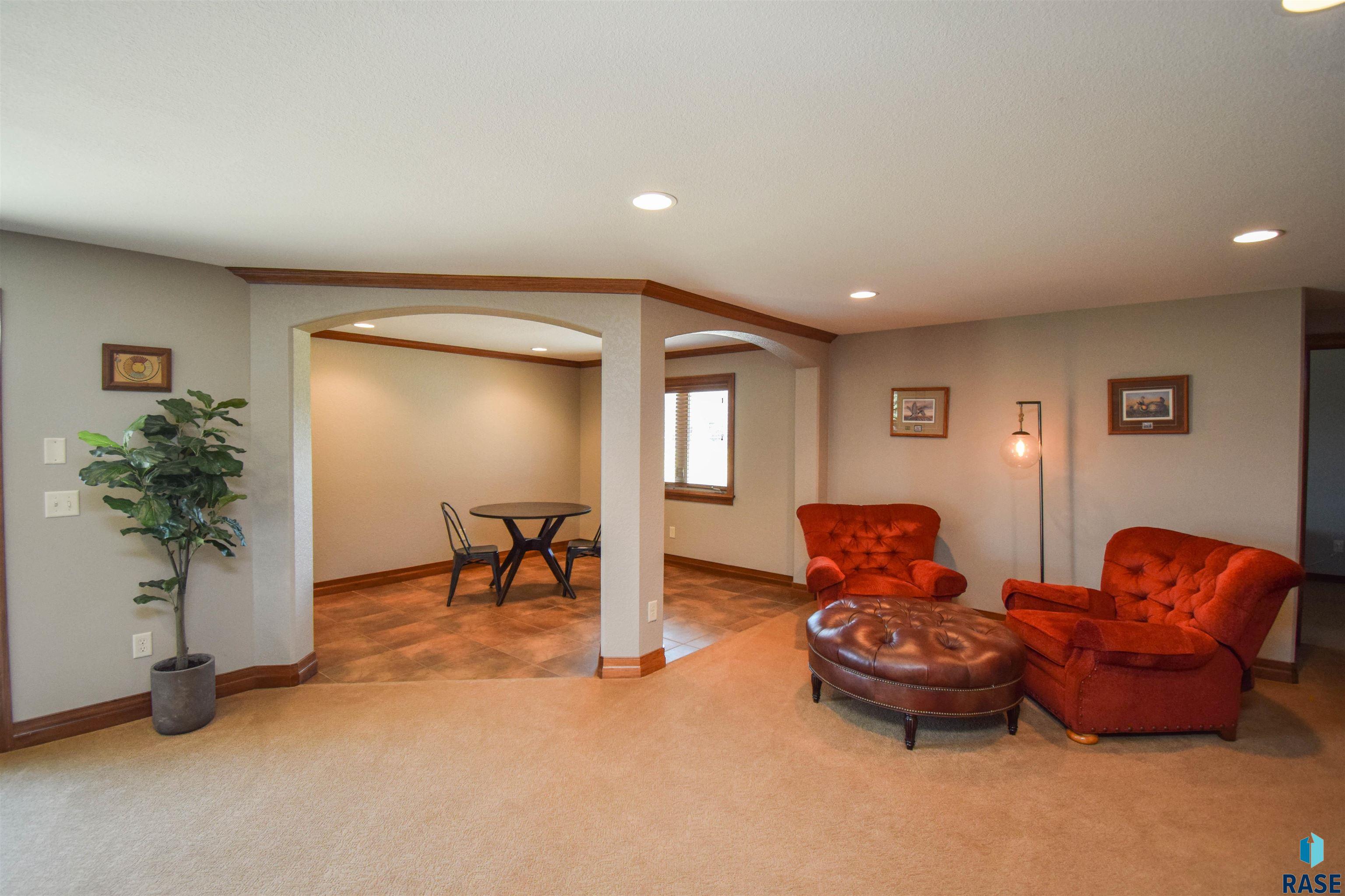2204 S Silverthorne Ave Avenue, Sioux Falls, New Jersey image 48
