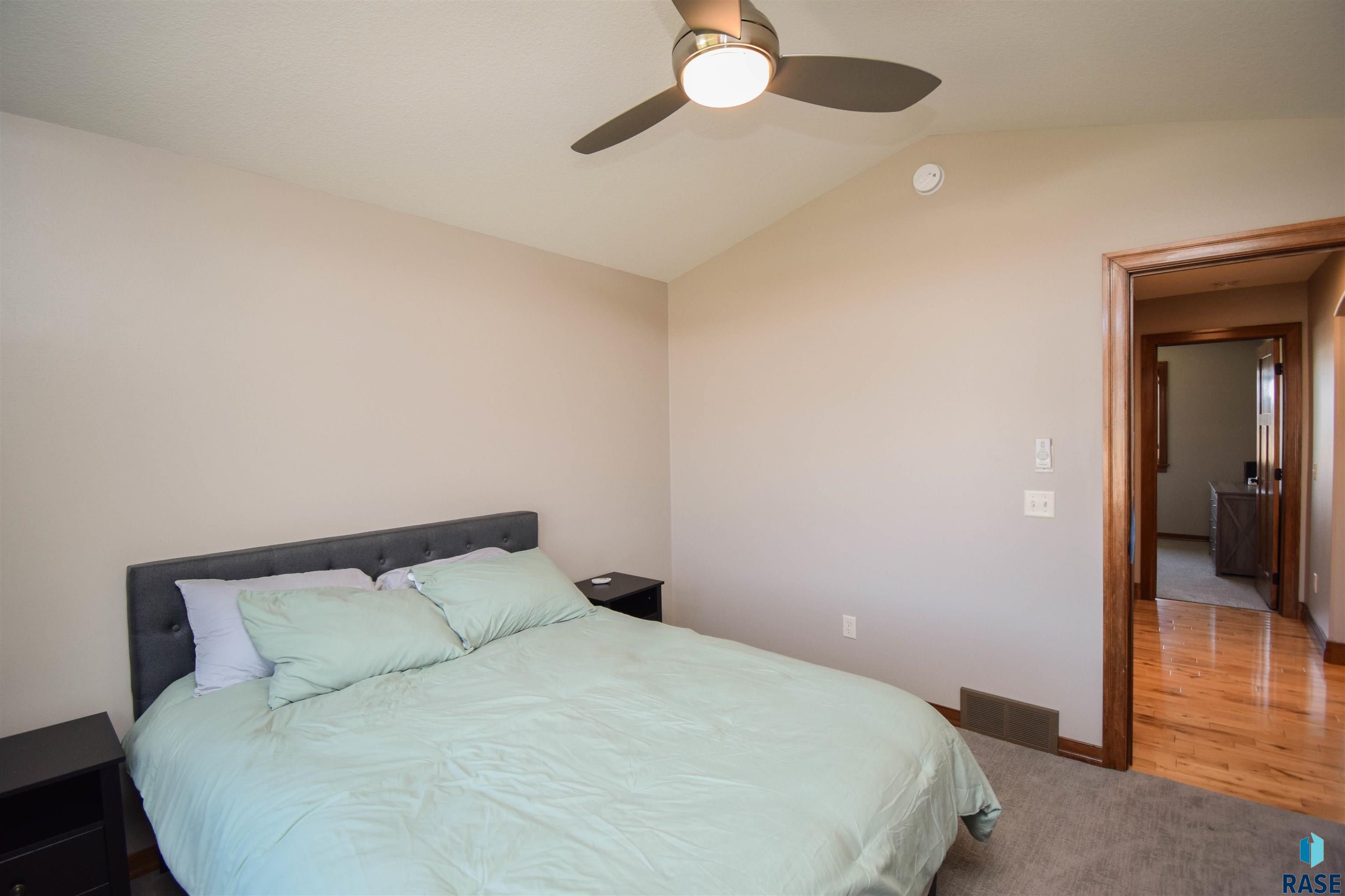 2204 S Silverthorne Ave Avenue, Sioux Falls, New Jersey image 32