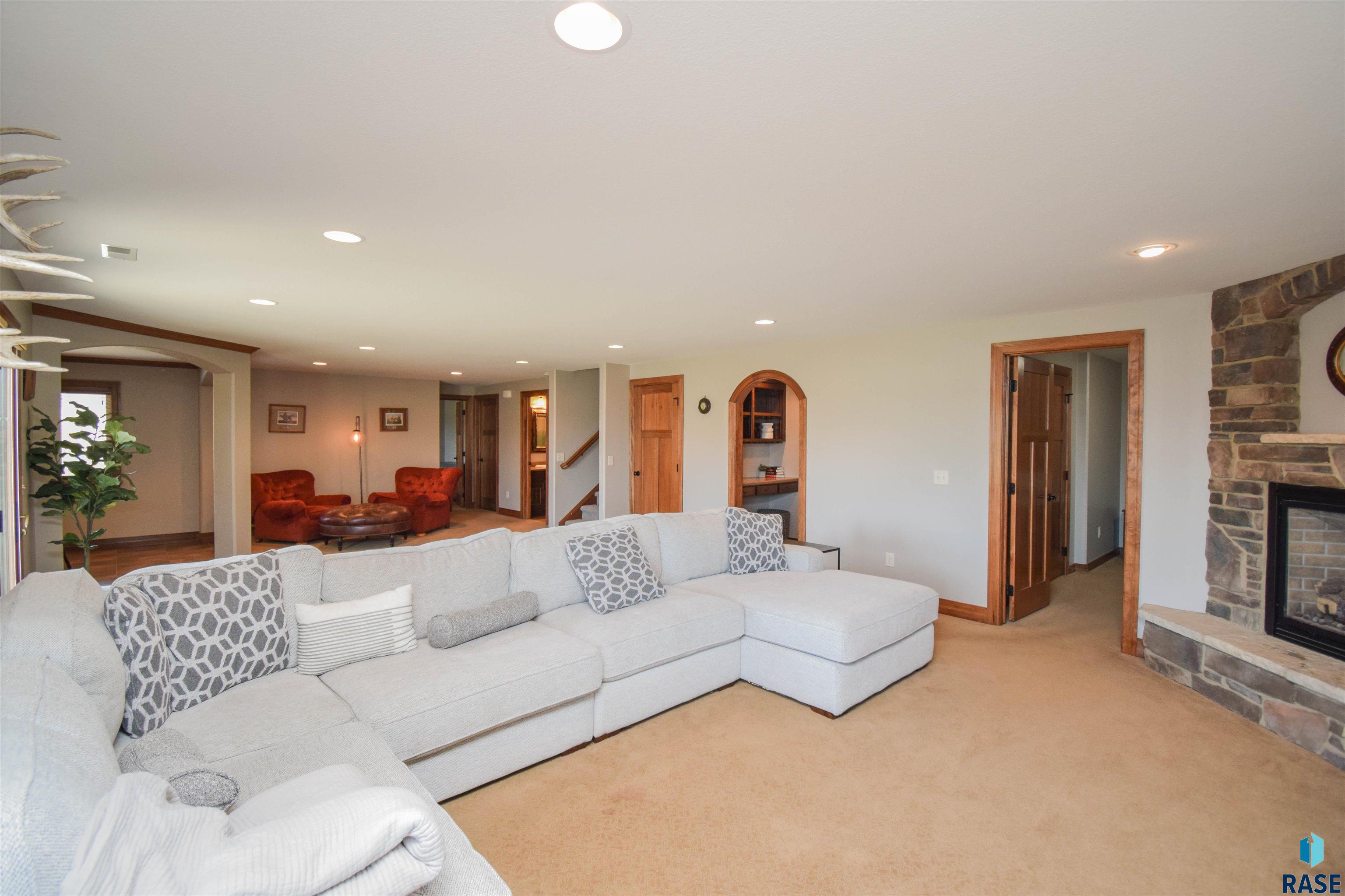 2204 S Silverthorne Ave Avenue, Sioux Falls, New Jersey image 42
