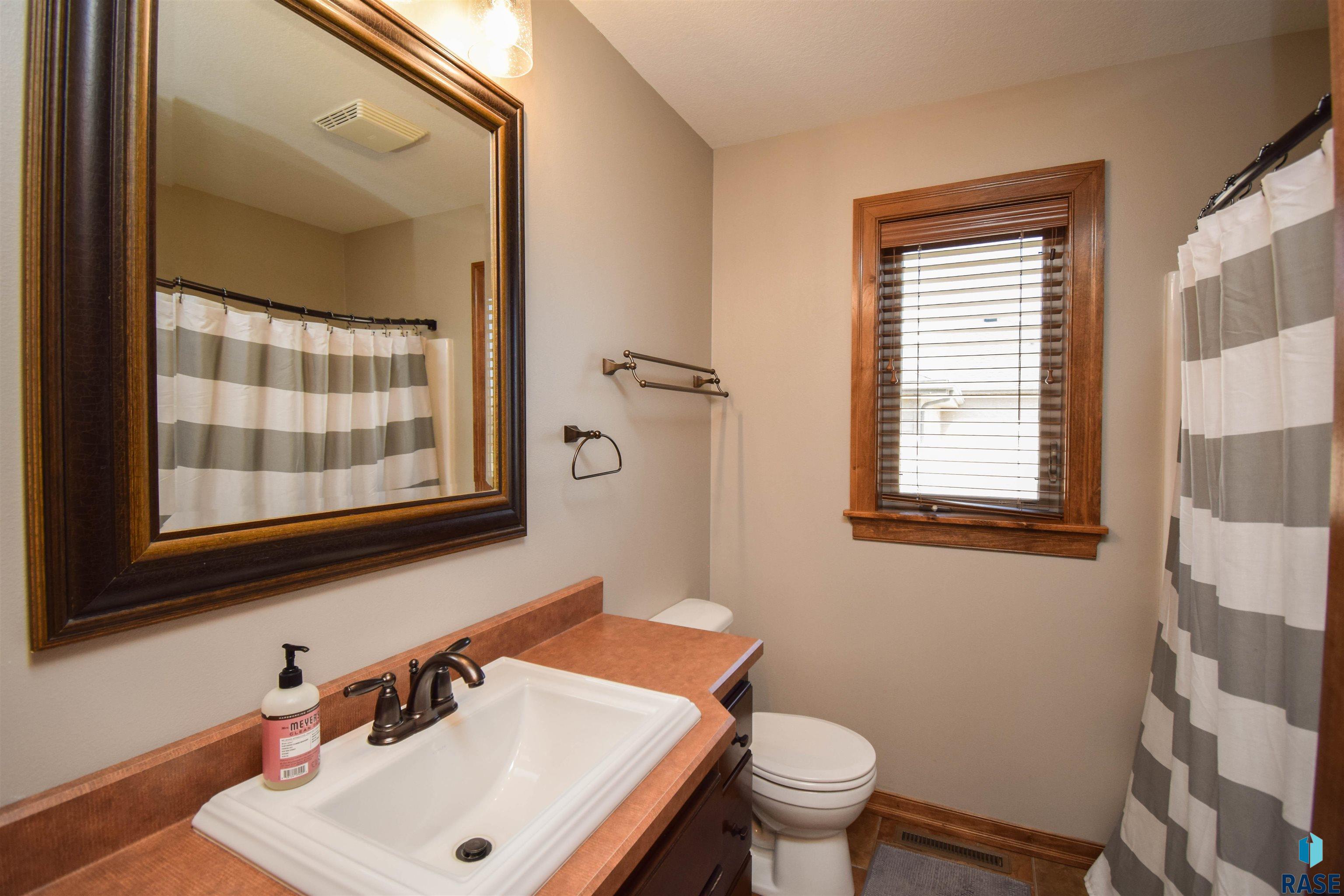 2204 S Silverthorne Ave Avenue, Sioux Falls, New Jersey image 34