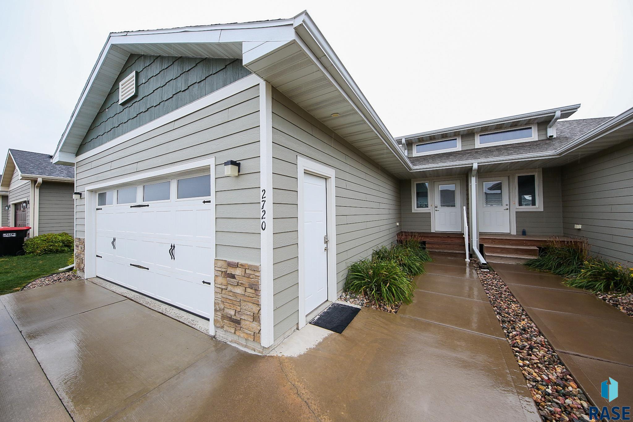 2720 E Sunburst Dr Drive, Brandon, South Dakota image 1