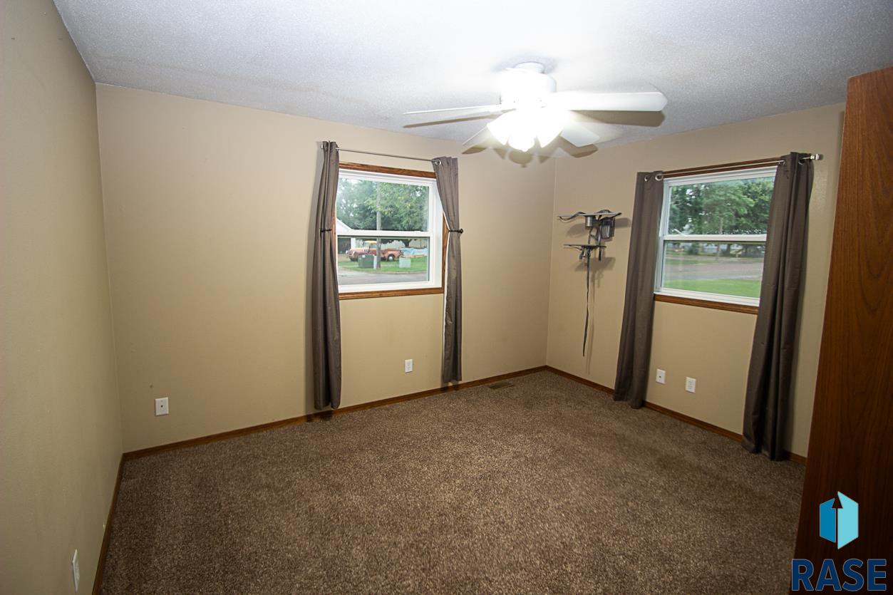 717 SW 2nd St Street, Madison, South Dakota image 12