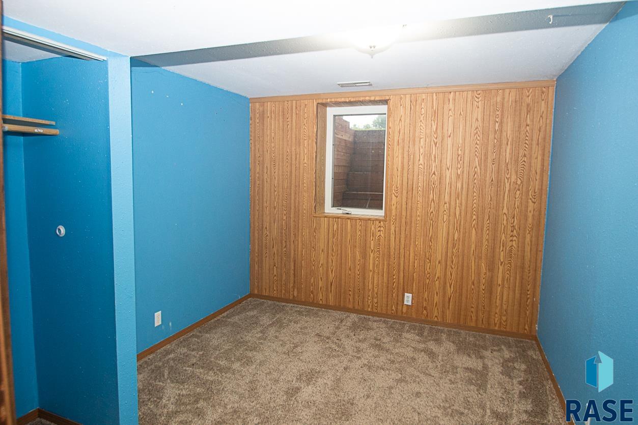 717 SW 2nd St Street, Madison, South Dakota image 15