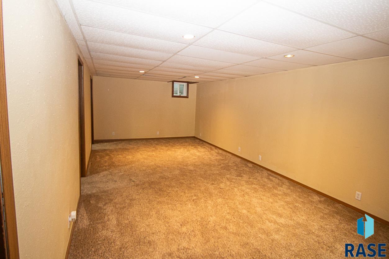 717 SW 2nd St Street, Madison, South Dakota image 17
