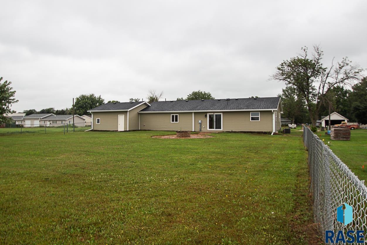 717 SW 2nd St Street, Madison, South Dakota image 3