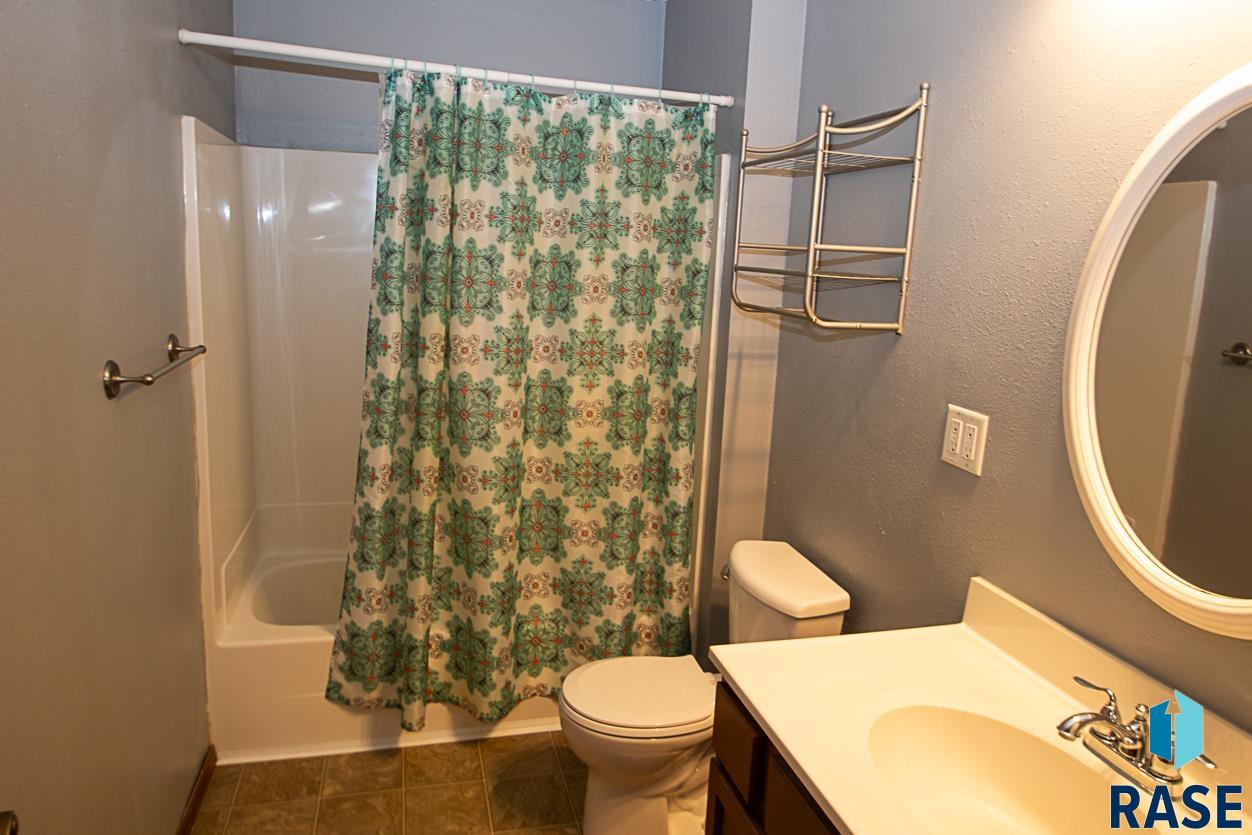 717 SW 2nd St Street, Madison, South Dakota image 10