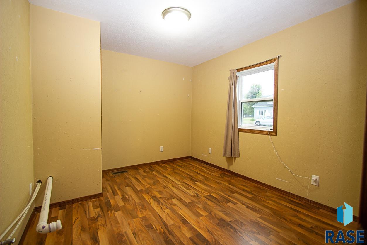 717 SW 2nd St Street, Madison, South Dakota image 4