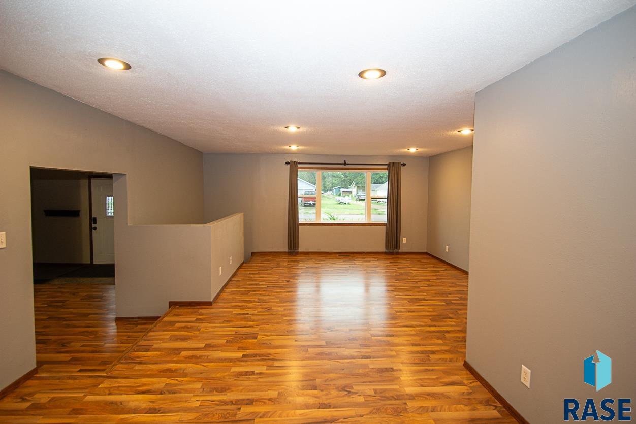 717 SW 2nd St Street, Madison, South Dakota image 13