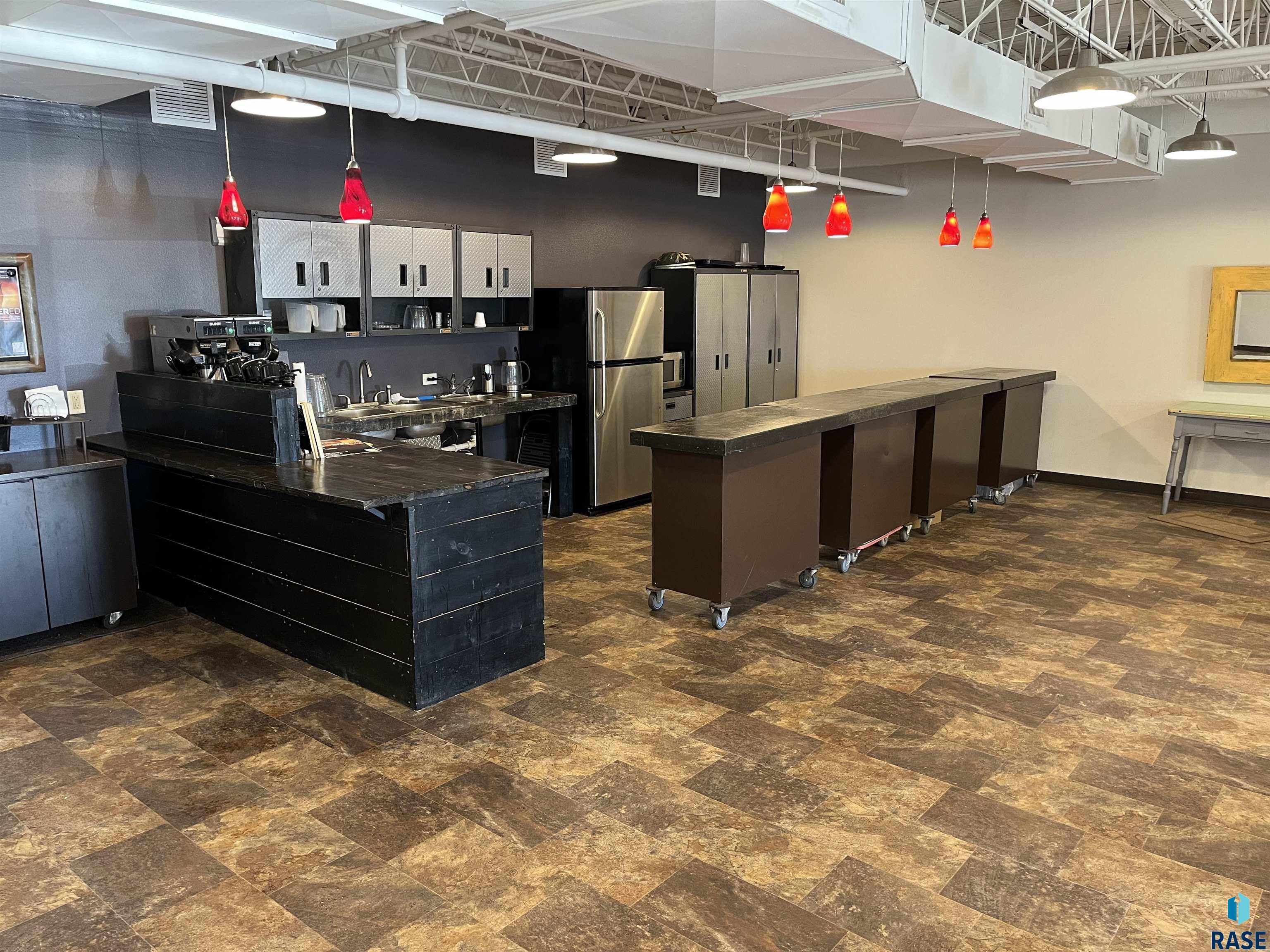 Sioux Falls, South Dakota 57105, United States, ,Commercial,Active,65083