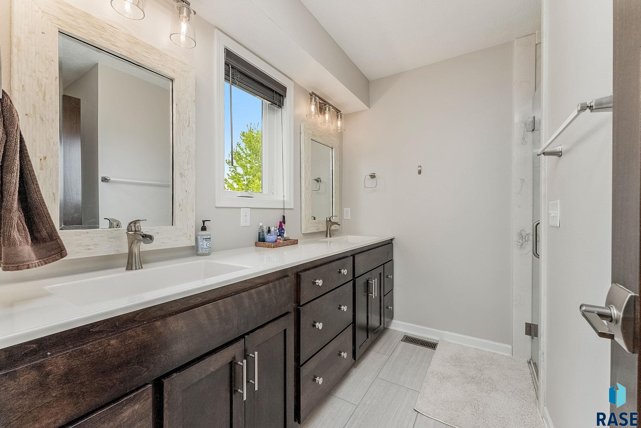 1302 Ripple Creek Rd Road, Dell Rapids, New Jersey image 16