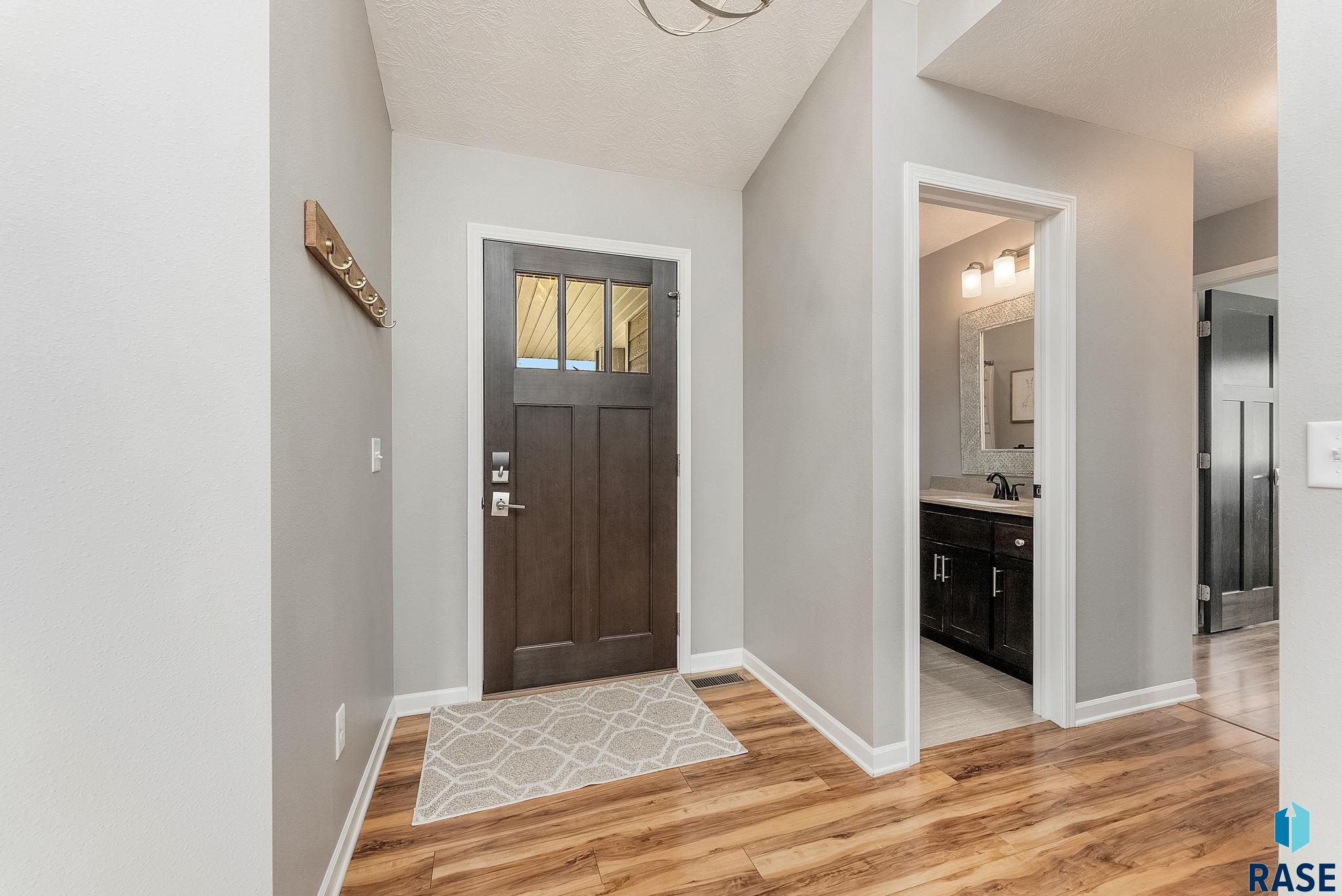 1302 Ripple Creek Rd Road, Dell Rapids, New Jersey image 2