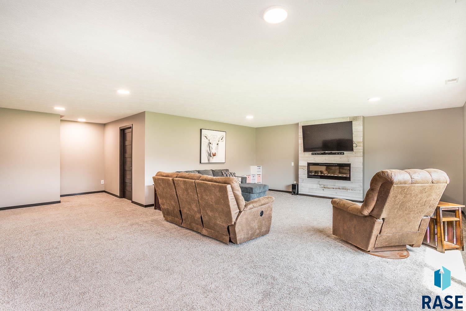 2604 S Ronell Cir Circle, Sioux Falls, New Jersey image 27