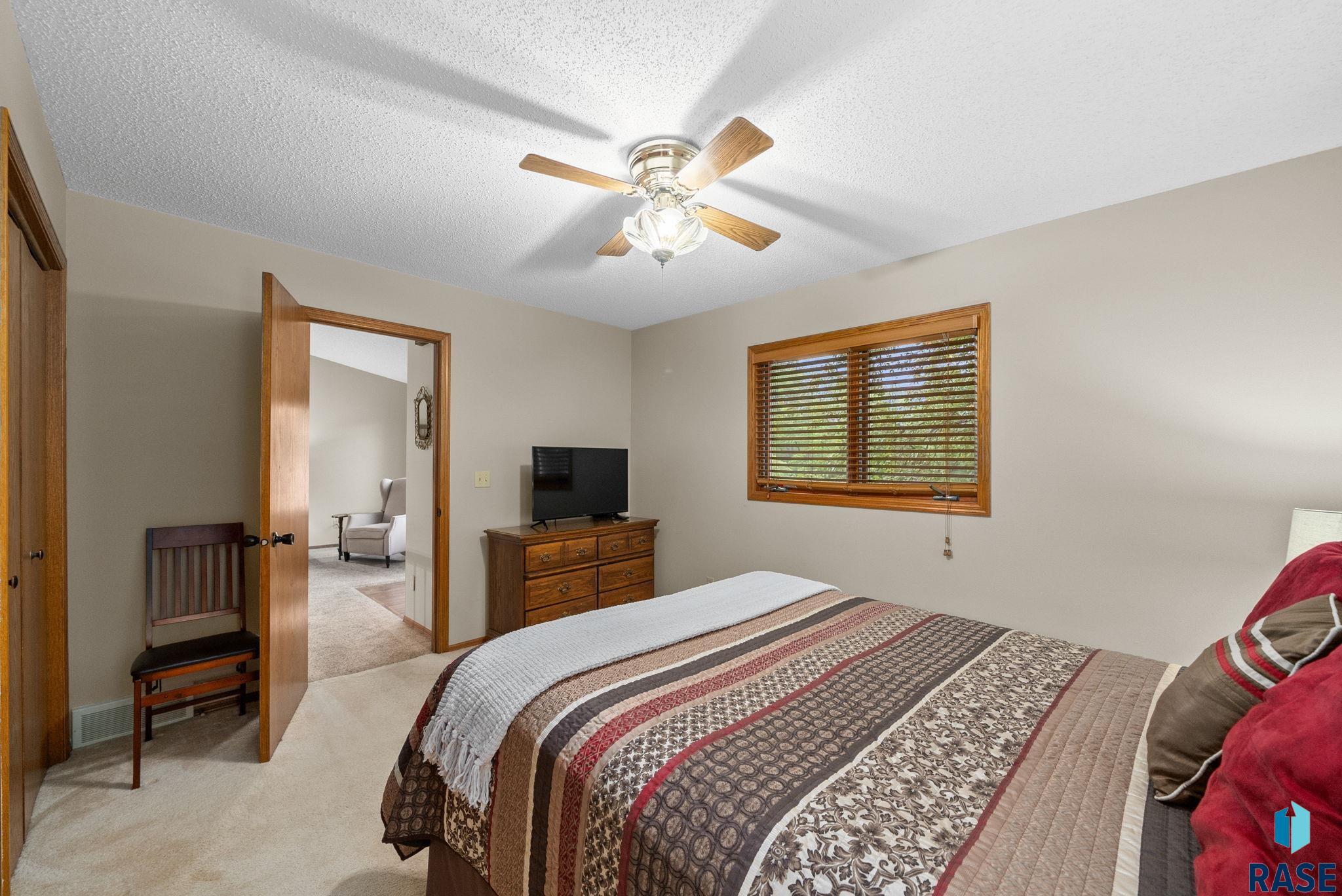6013 W Silver Valley Dr Drive, Sioux Falls, New Jersey image 24