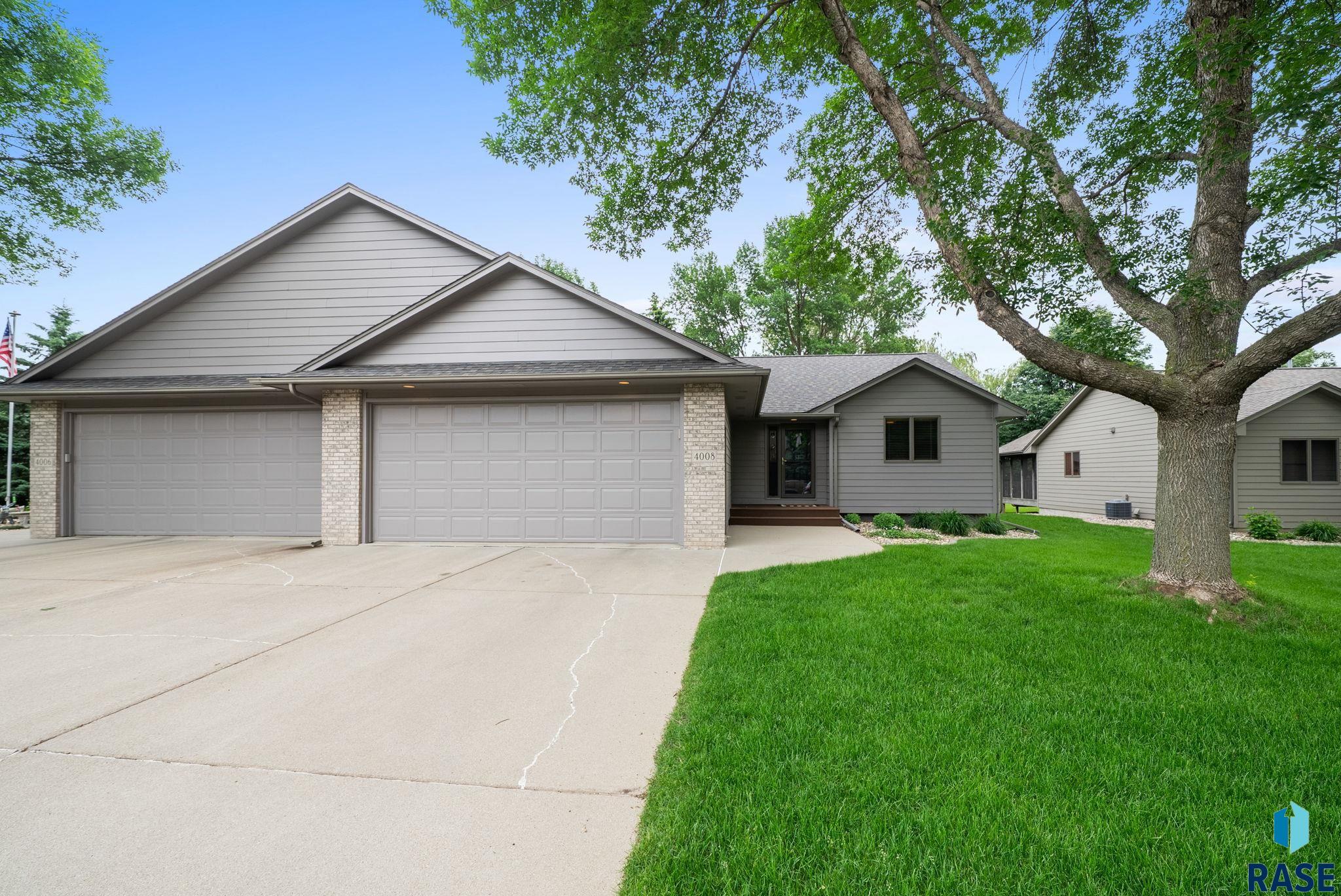 Sioux Falls, South Dakota 57103, United States, 3 Bedrooms Bedrooms, ,3 BathroomsBathrooms,Residential,Pending,148680