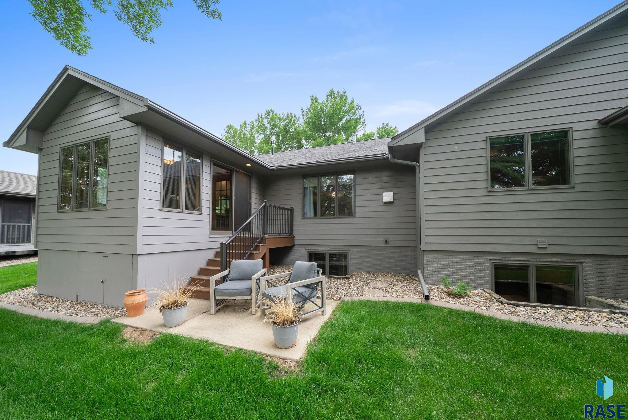 Sioux Falls, South Dakota 57103, United States, 3 Bedrooms Bedrooms, ,3 BathroomsBathrooms,Residential,Pending,148680