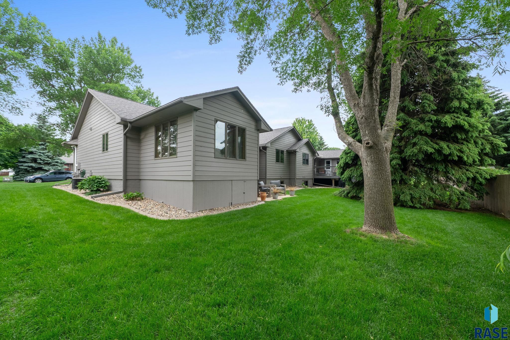 Sioux Falls, South Dakota 57103, United States, 3 Bedrooms Bedrooms, ,3 BathroomsBathrooms,Residential,Pending,148680