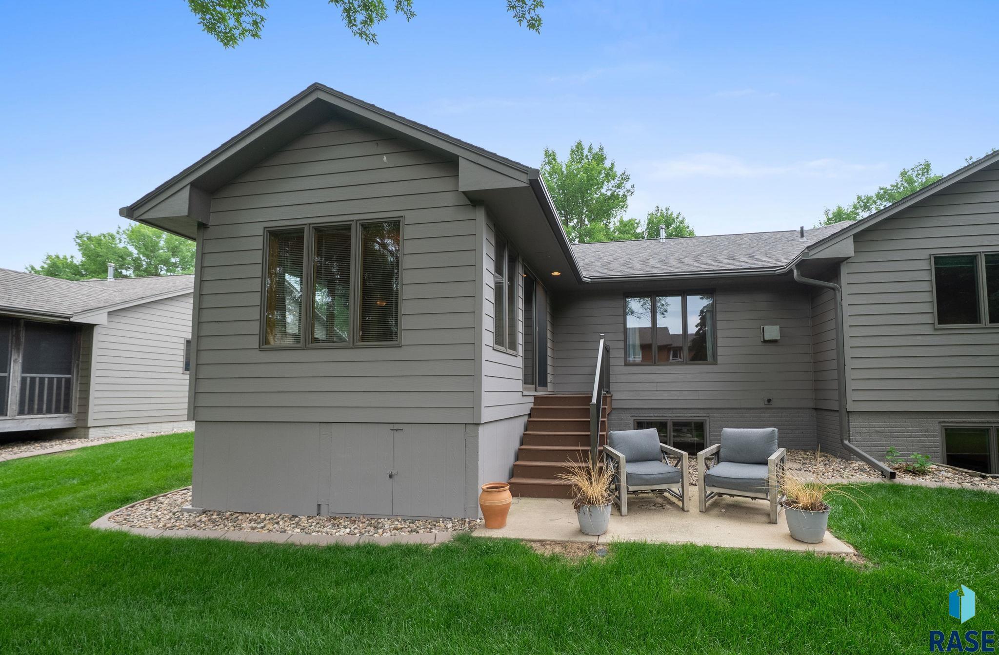 Sioux Falls, South Dakota 57103, United States, 3 Bedrooms Bedrooms, ,3 BathroomsBathrooms,Residential,Pending,148680