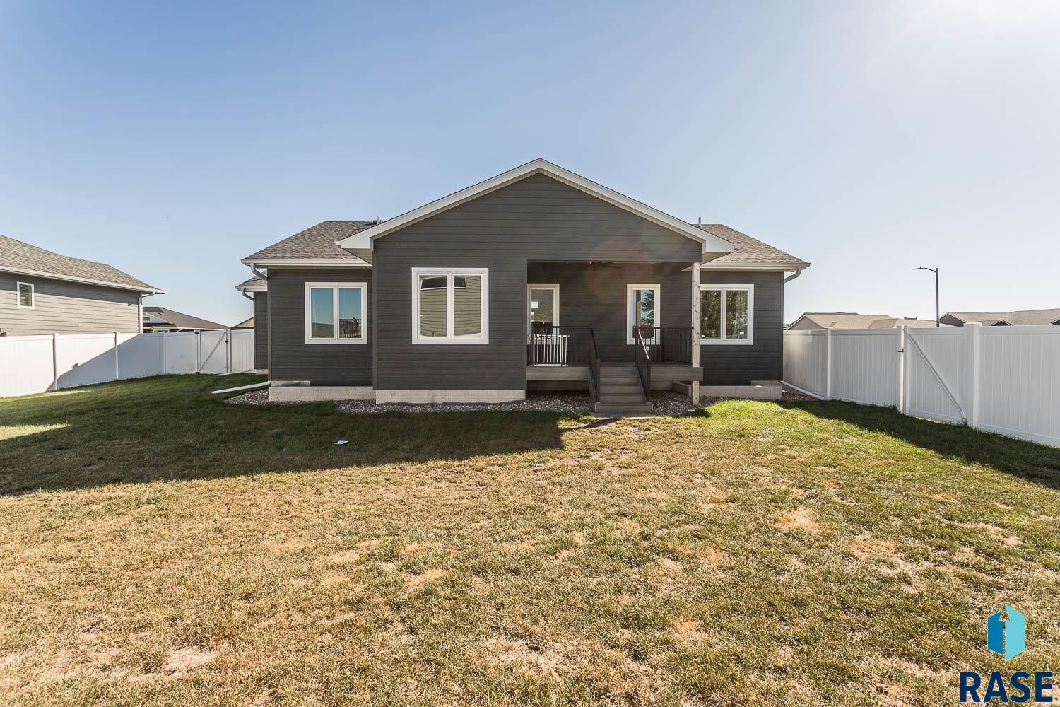 804 Johnson Creek Ct Court, Harrisburg, South Dakota image 8