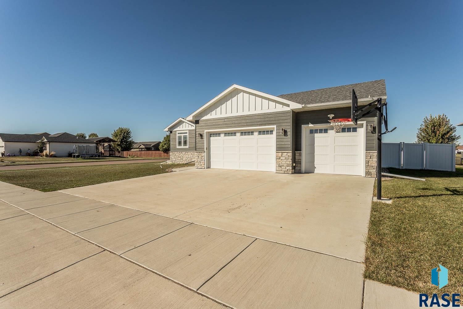 804 Johnson Creek Ct Court, Harrisburg, South Dakota image 5