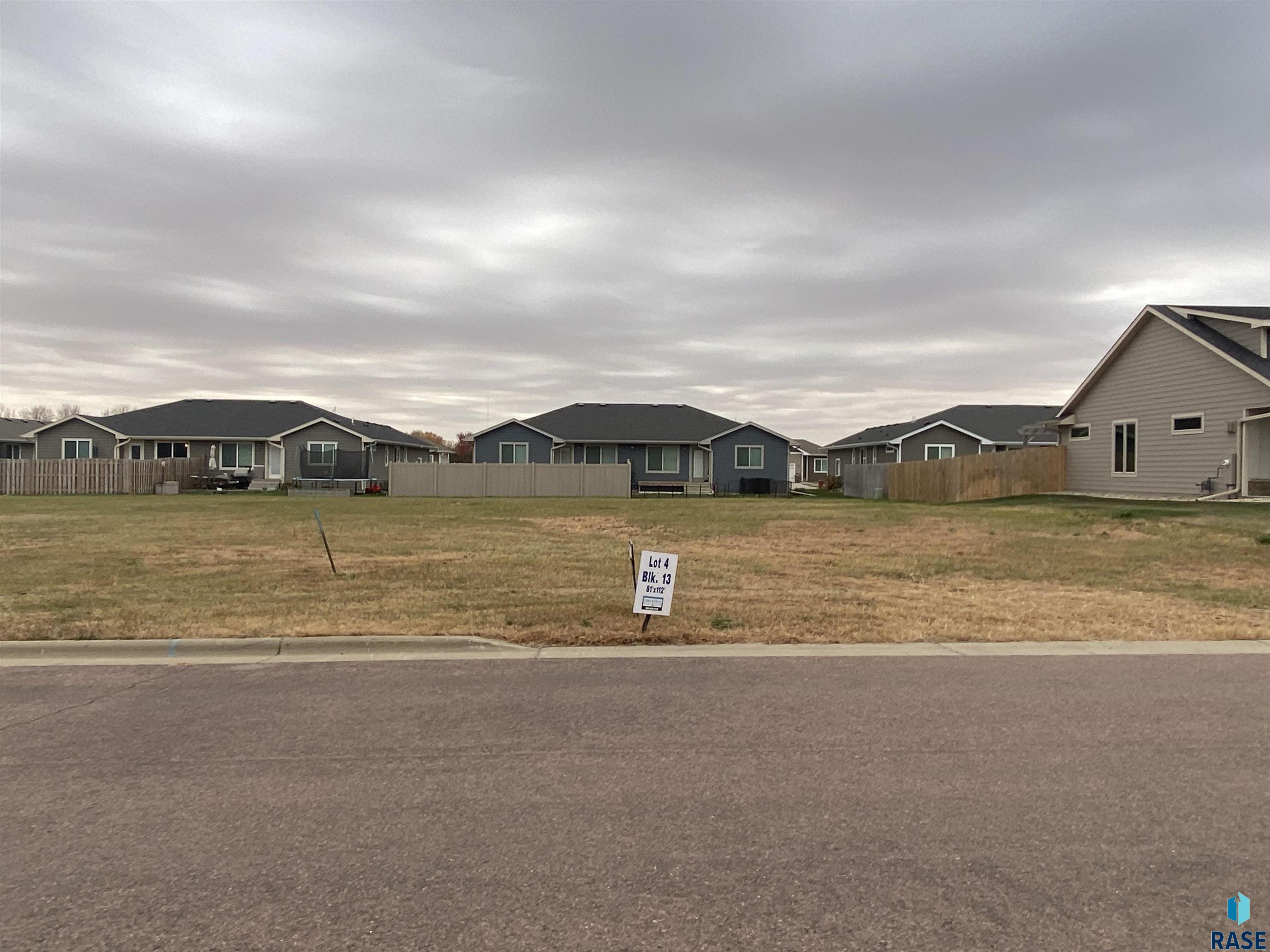 2713 E Palmer St Street, Brandon, South Dakota image 2