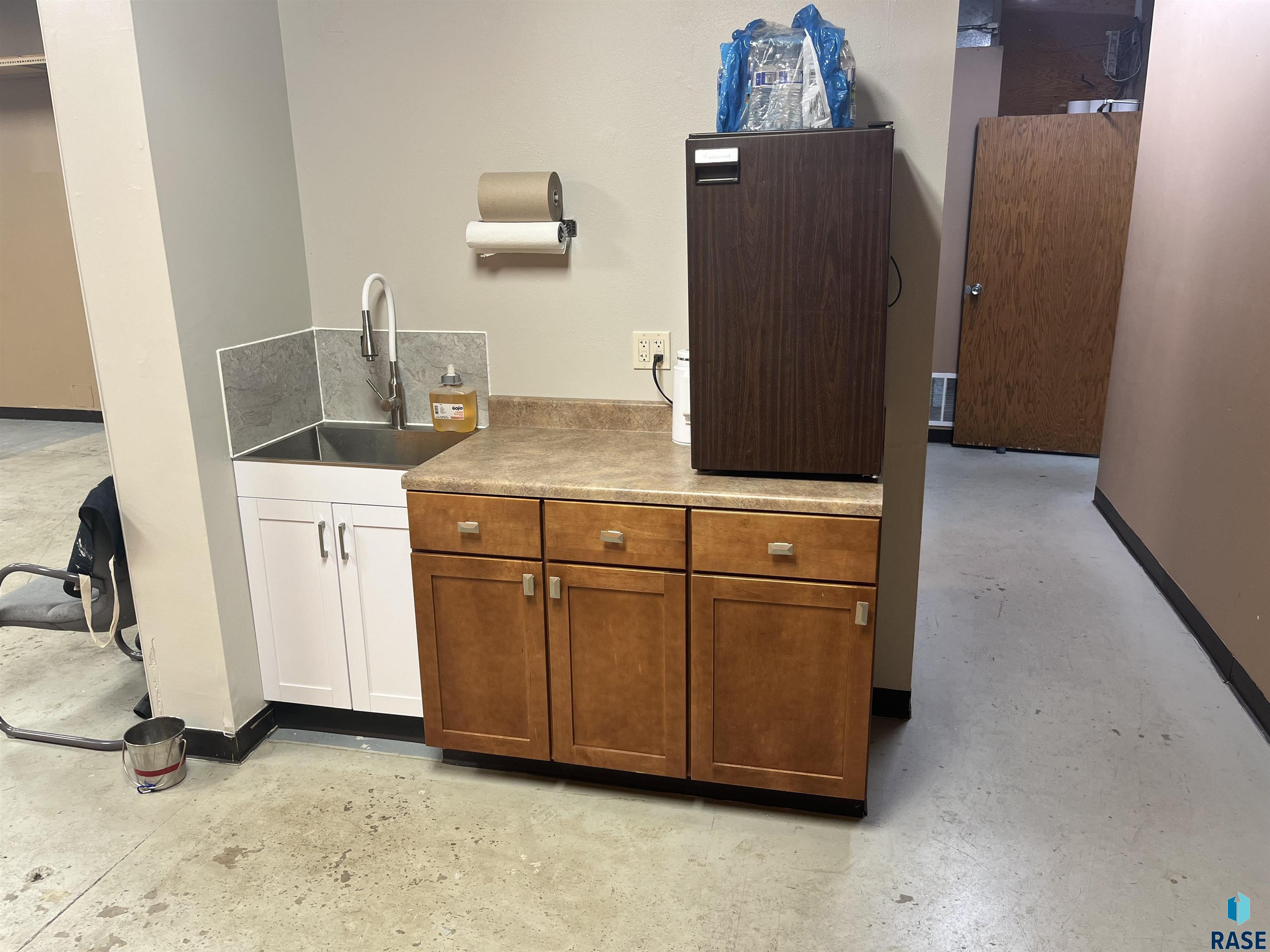 Sioux Falls, South Dakota 57104, United States, ,Commercial,Active,42060