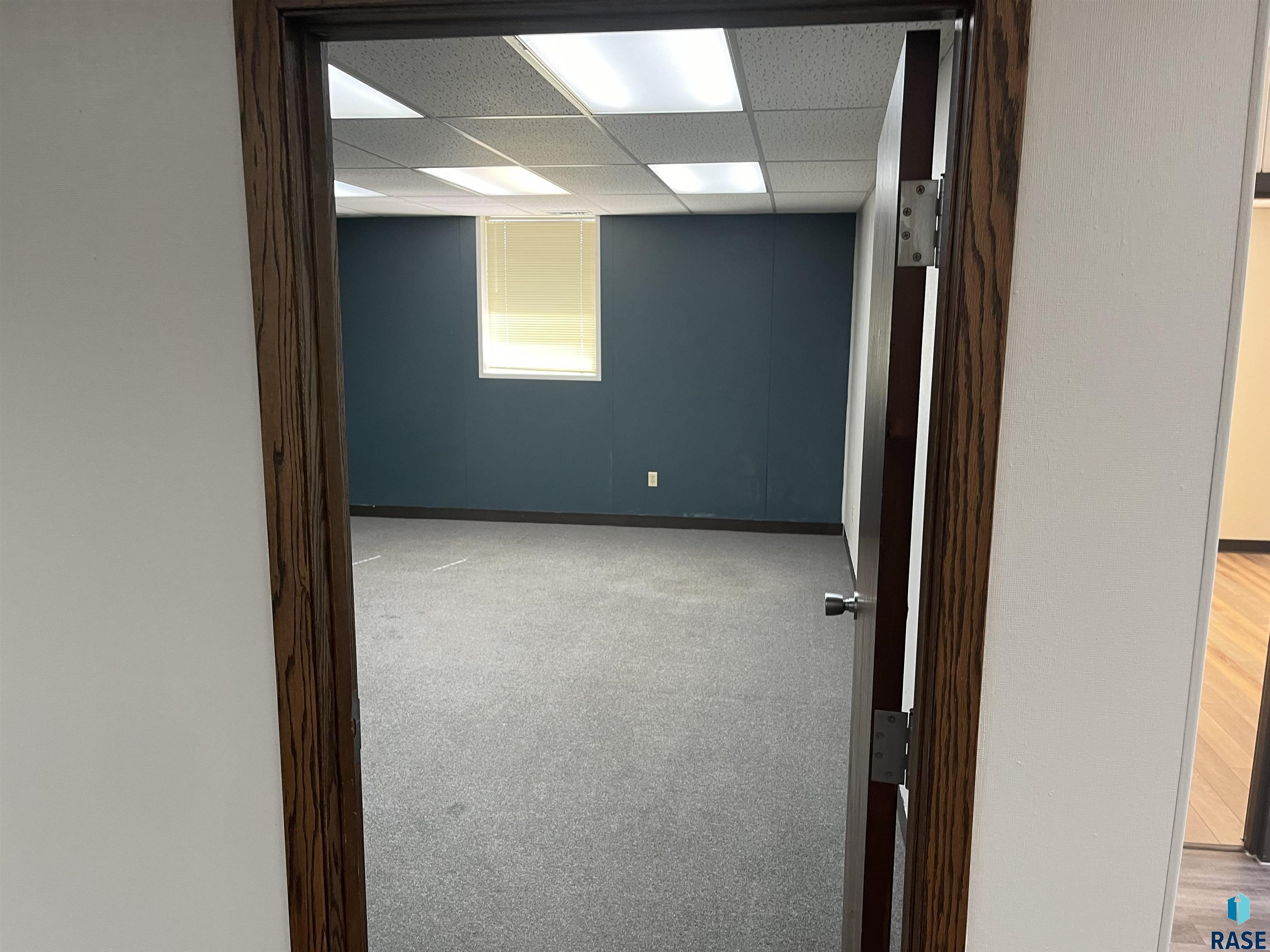 Sioux Falls, South Dakota 57104, United States, ,Commercial,Active,42060