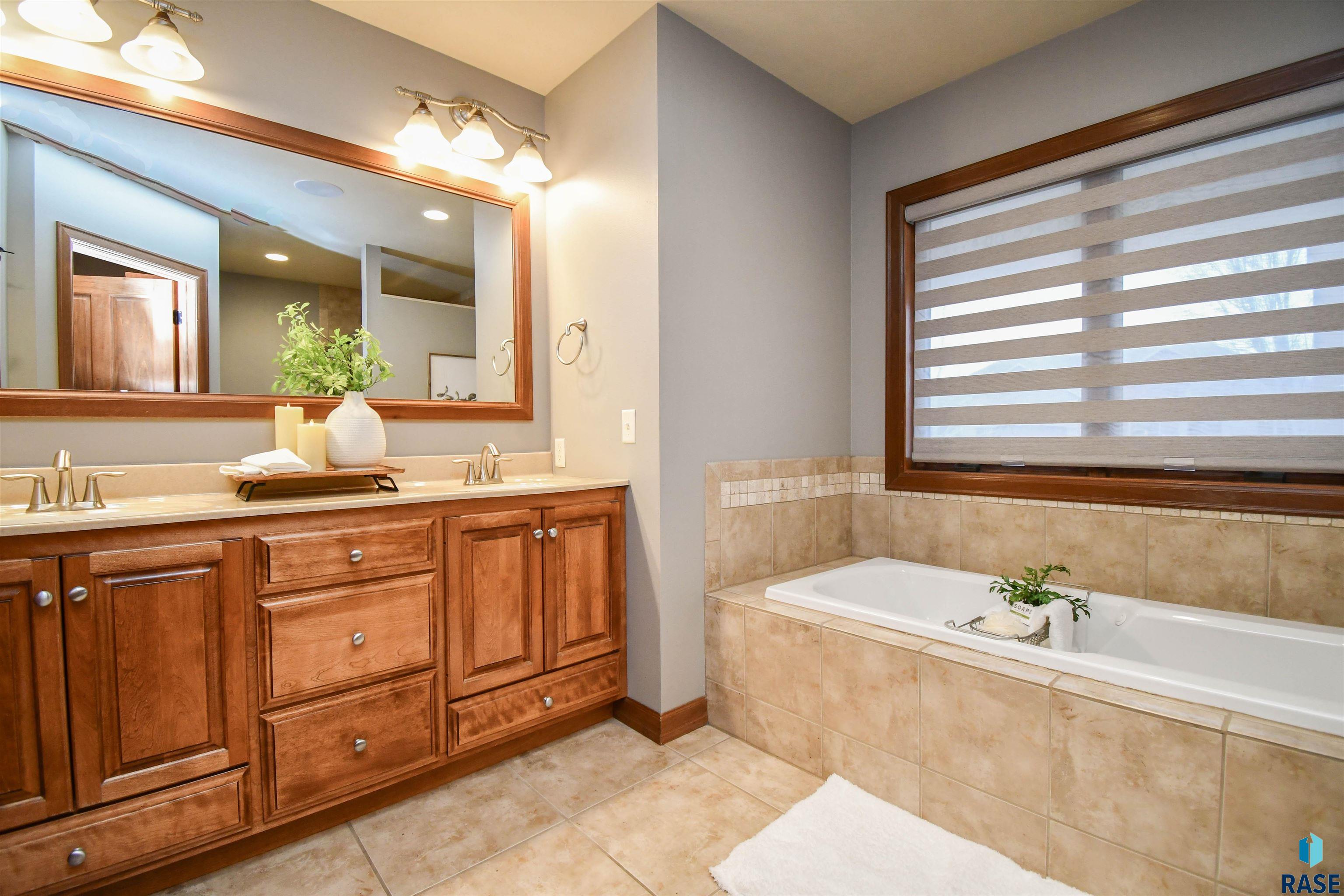 1424 W Waterstone Dr Drive, Sioux Falls, New Jersey image 31