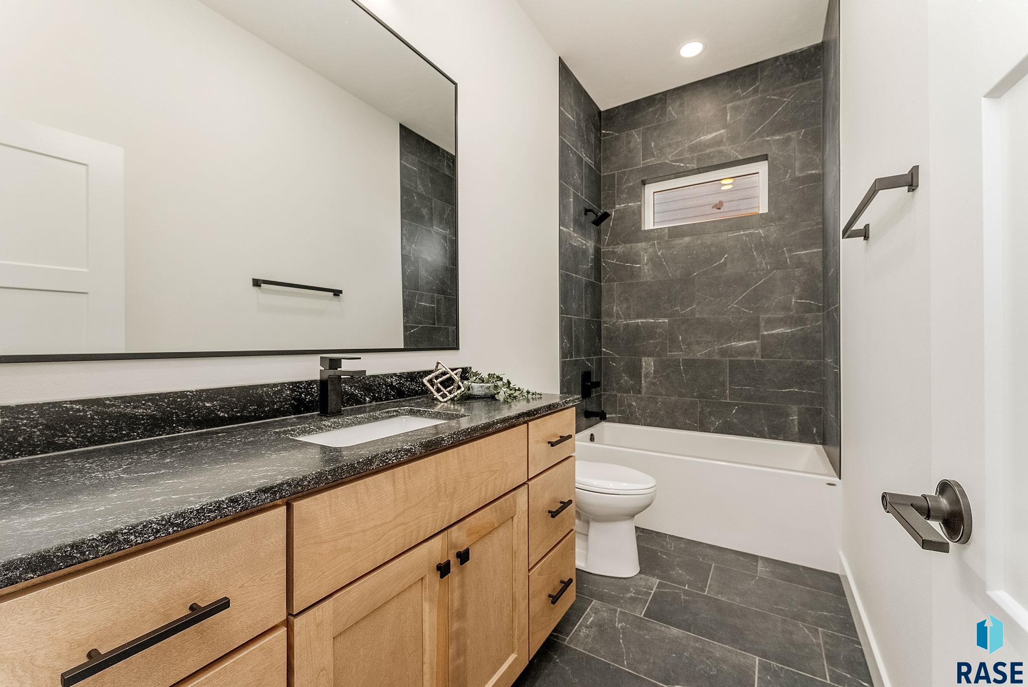 413 W 5th St Street, Crooks, New Jersey image 19
