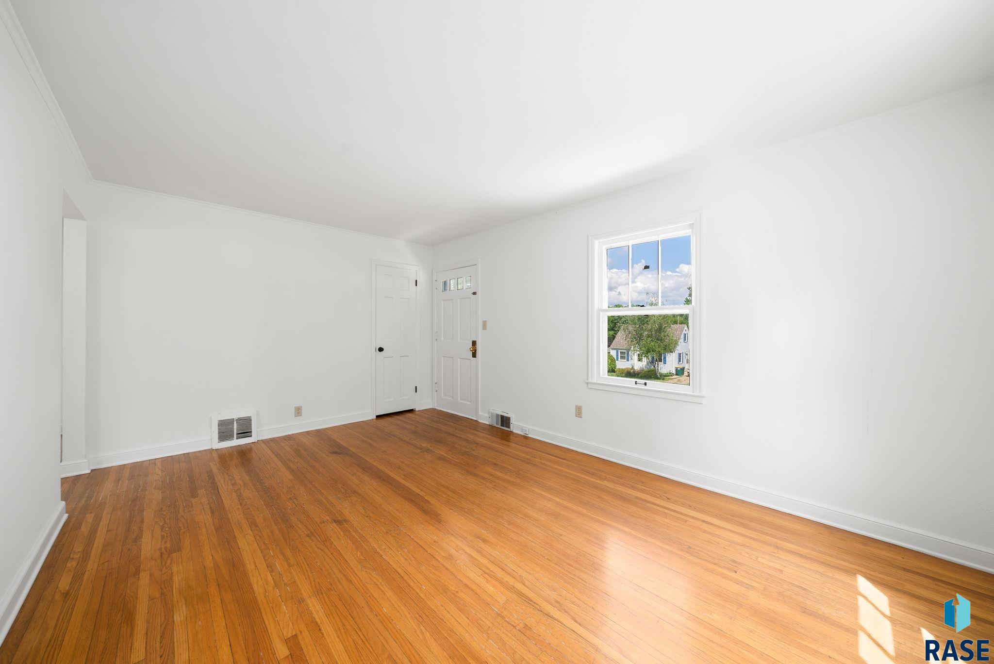 811 S Glendale Ave Avenue, Sioux Falls, South Dakota image 4