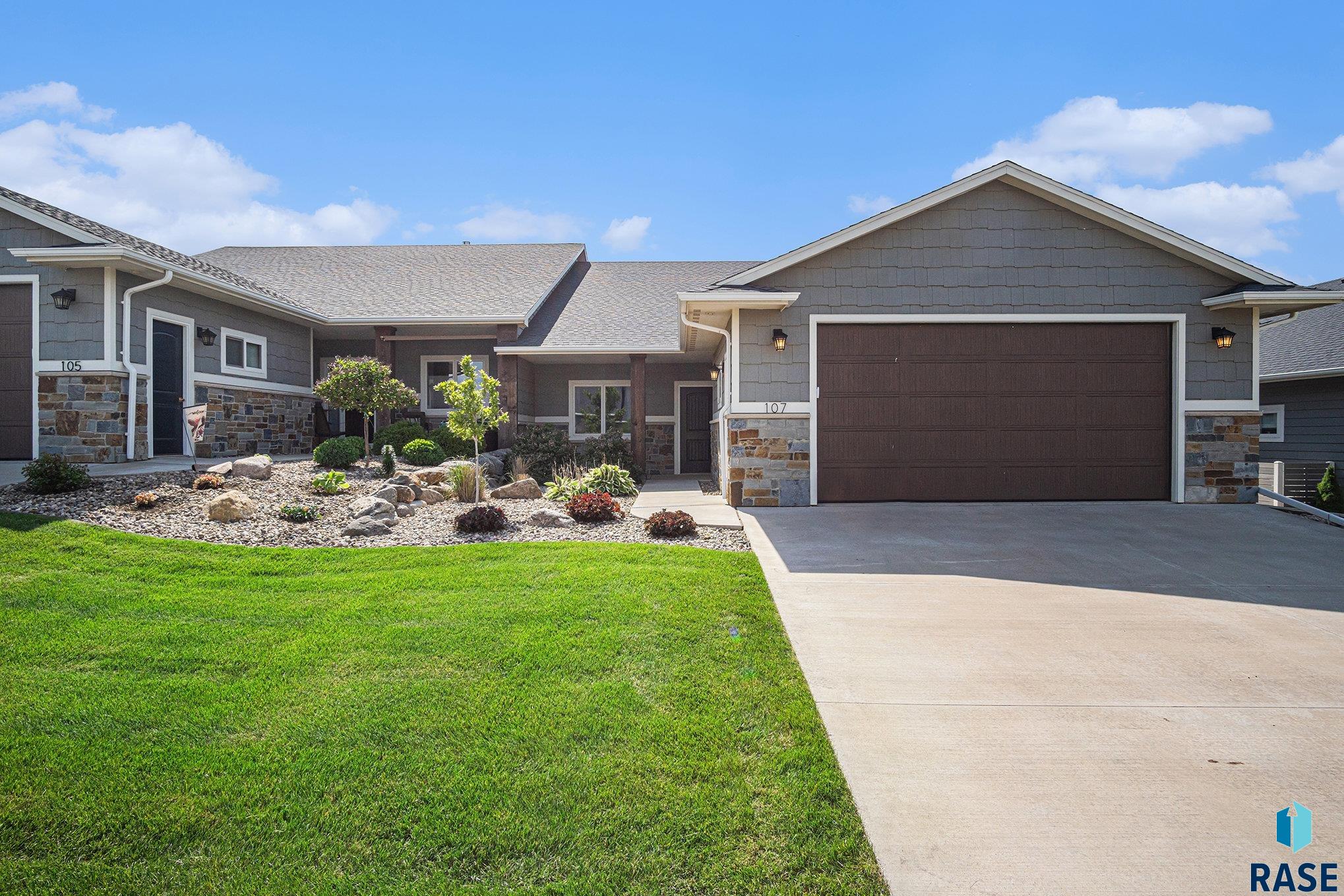 107 N Pine Lake Dr Drive #4, Sioux Falls, New Jersey image 1