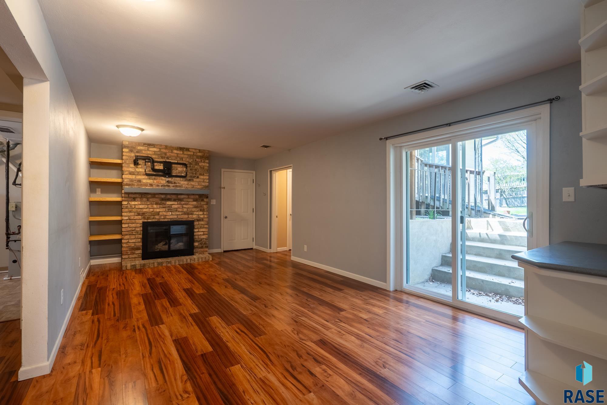 Sioux Falls, South Dakota 57105, United States, 4 Bedrooms Bedrooms, ,2 BathroomsBathrooms,Residential,Active,168928