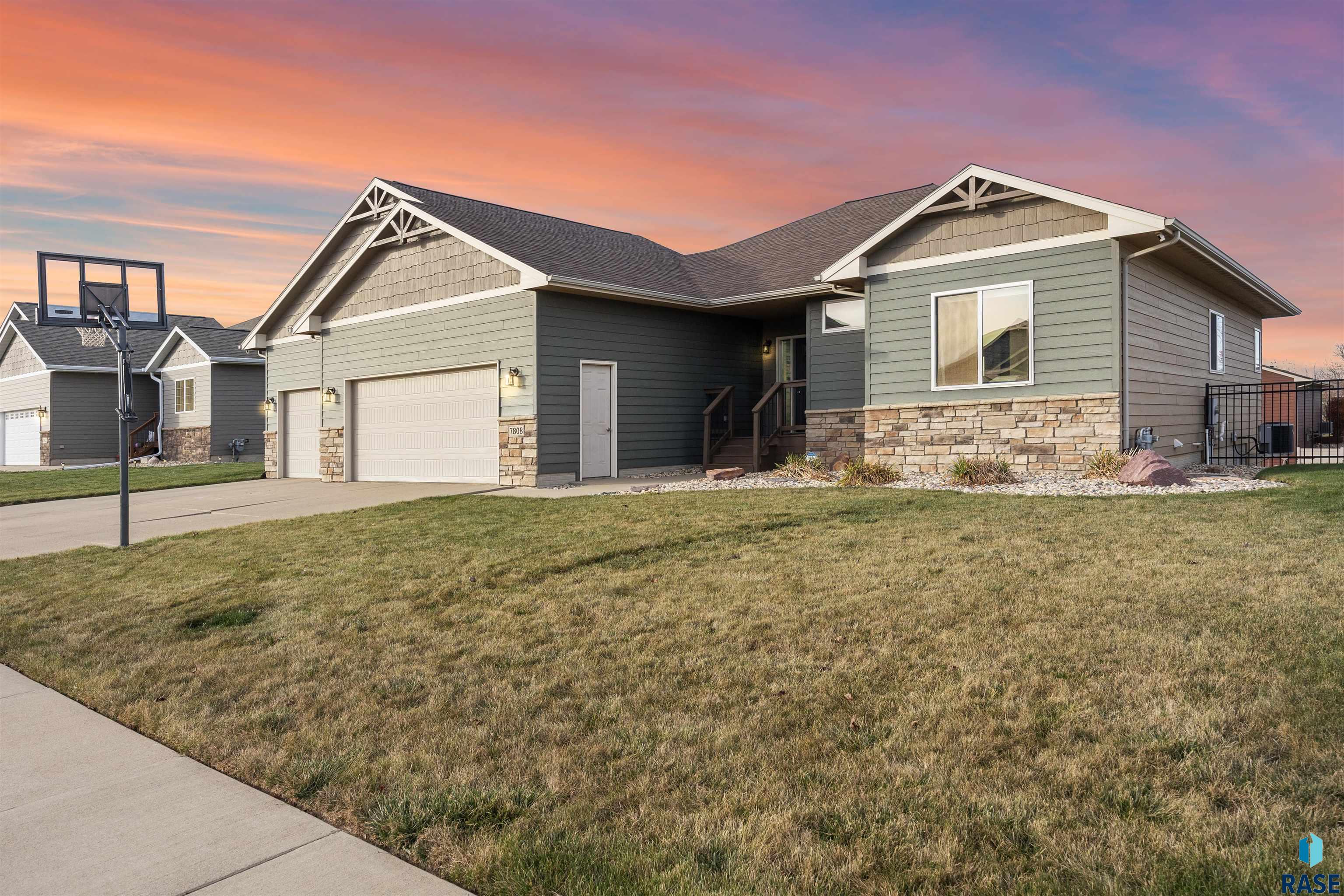 7808 W Noah Cir Circle, Sioux Falls, South Dakota image 1