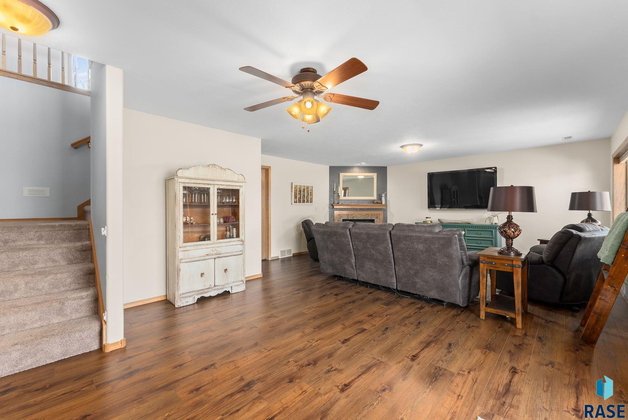 2401 N Evy Ave Avenue, Sioux Falls, New Jersey image 24