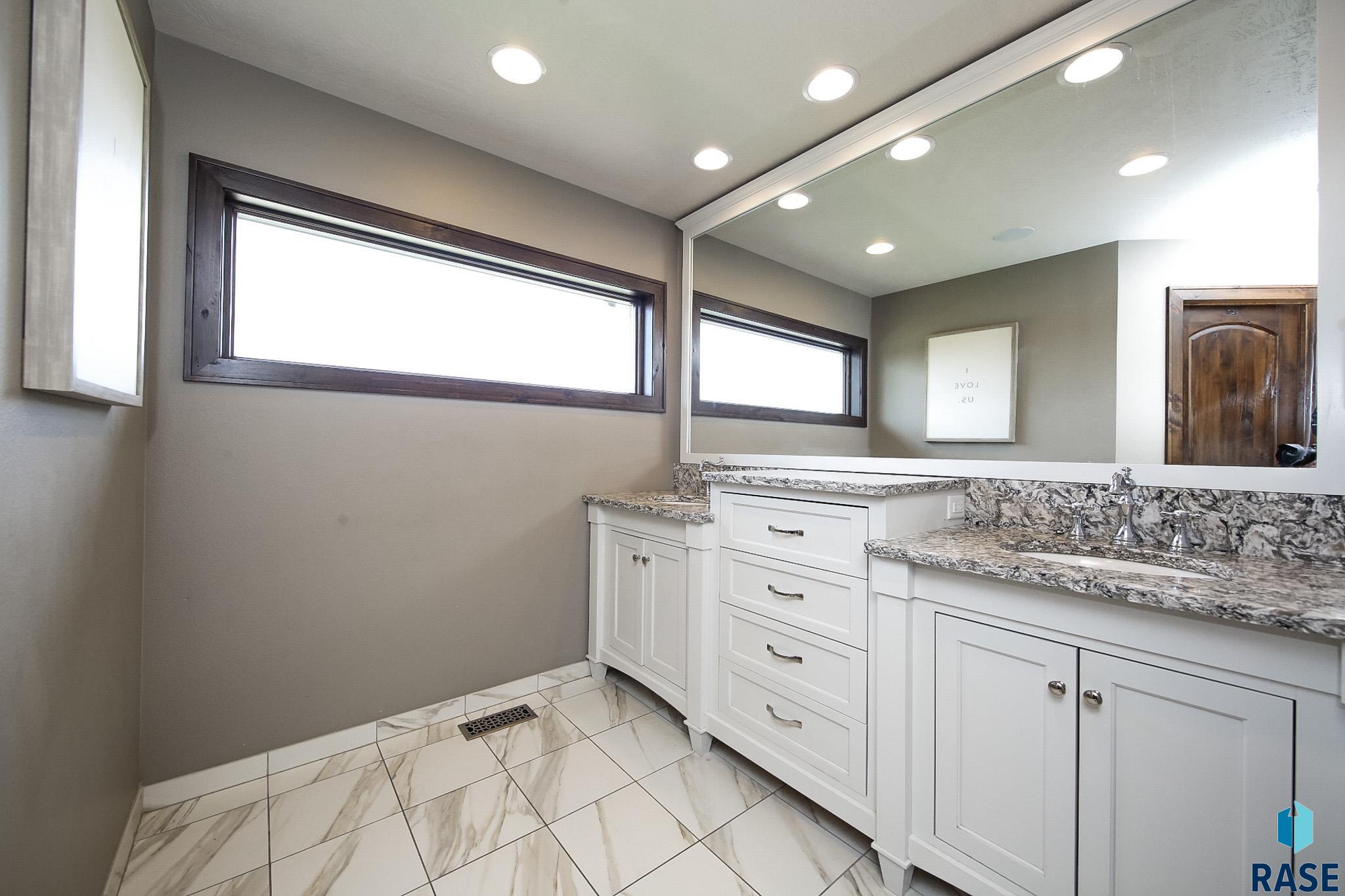 2600 W Ridgestone Cir Circle, Sioux Falls, South Dakota image 32